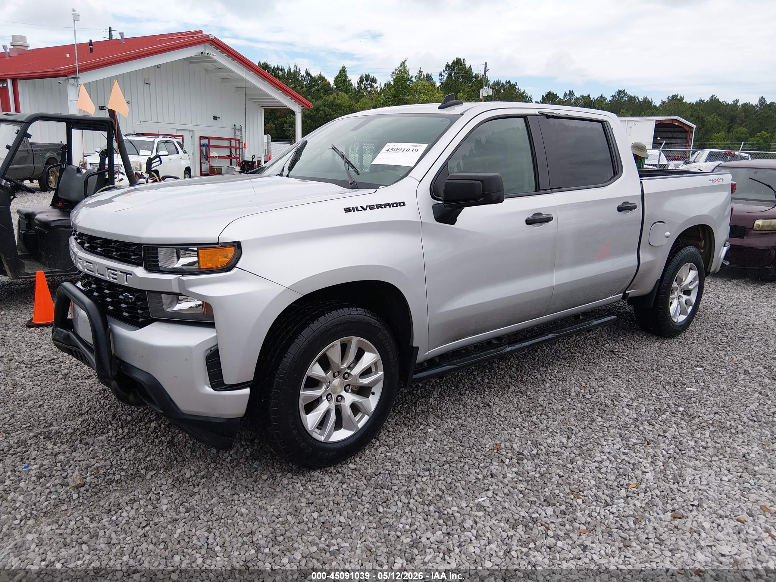 CHEVROLET SILVERADO image 2