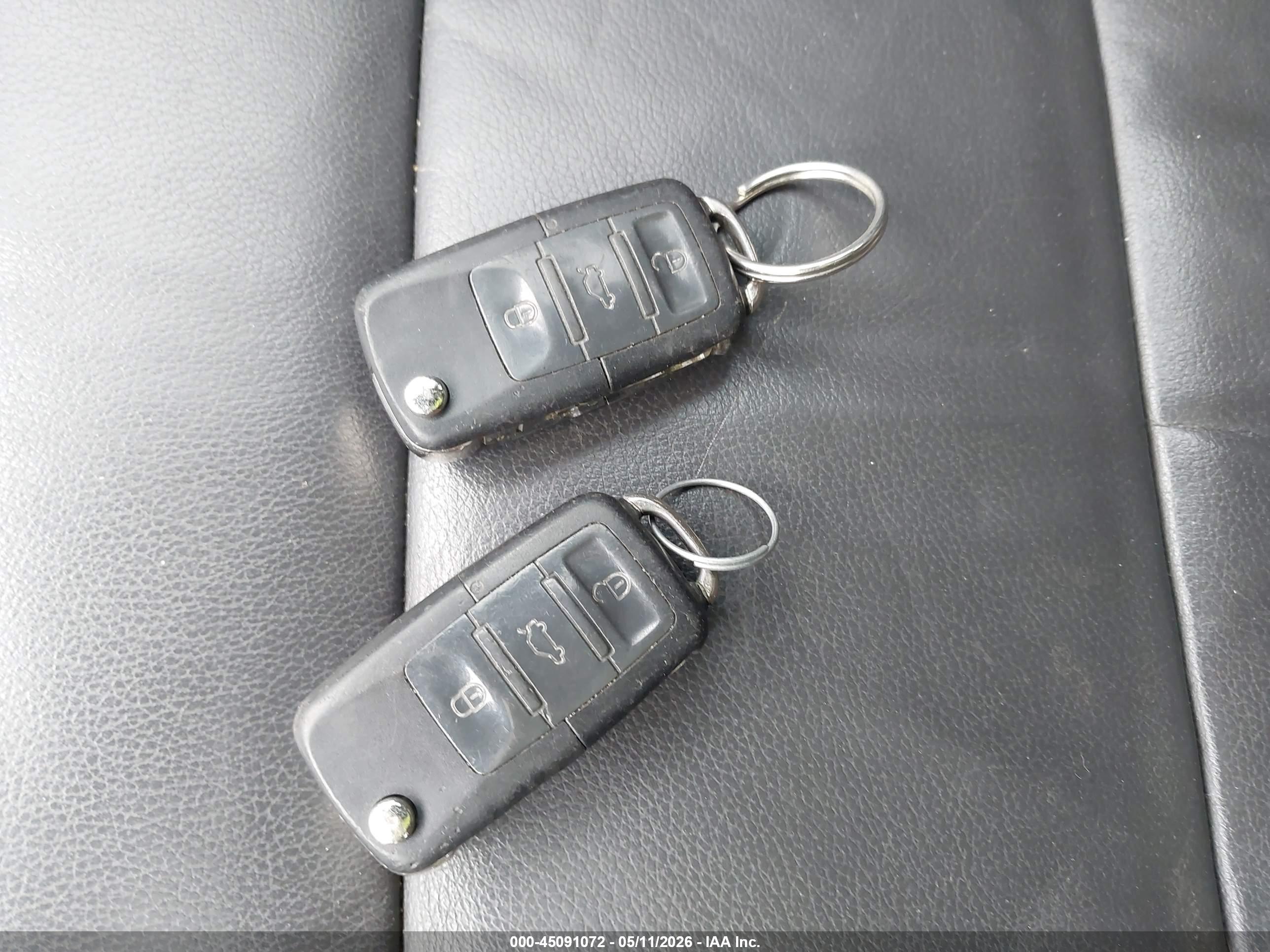 VOLKSWAGEN GTI image 11