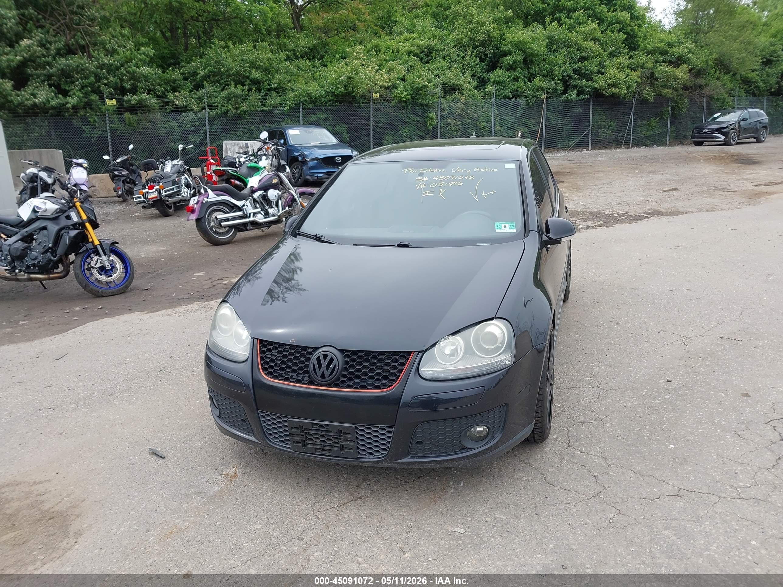 VOLKSWAGEN GTI image 6