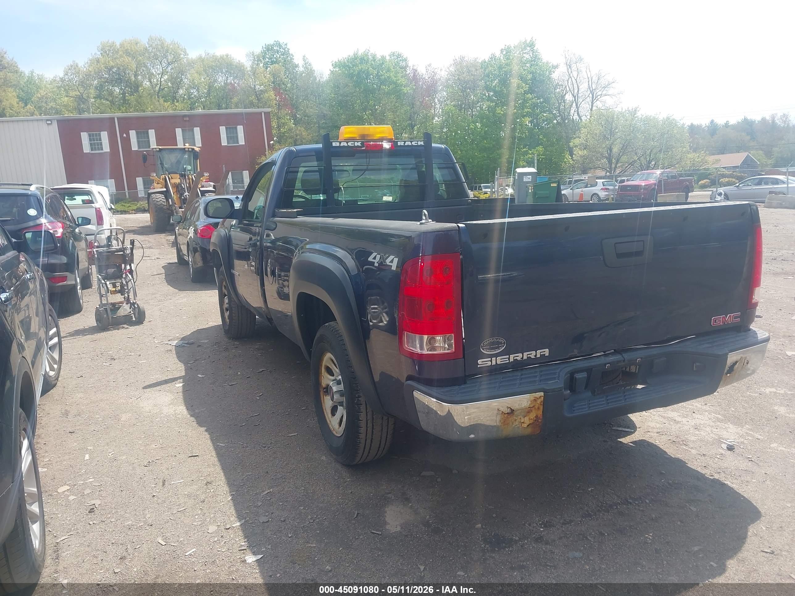 GMC SIERRA image 3