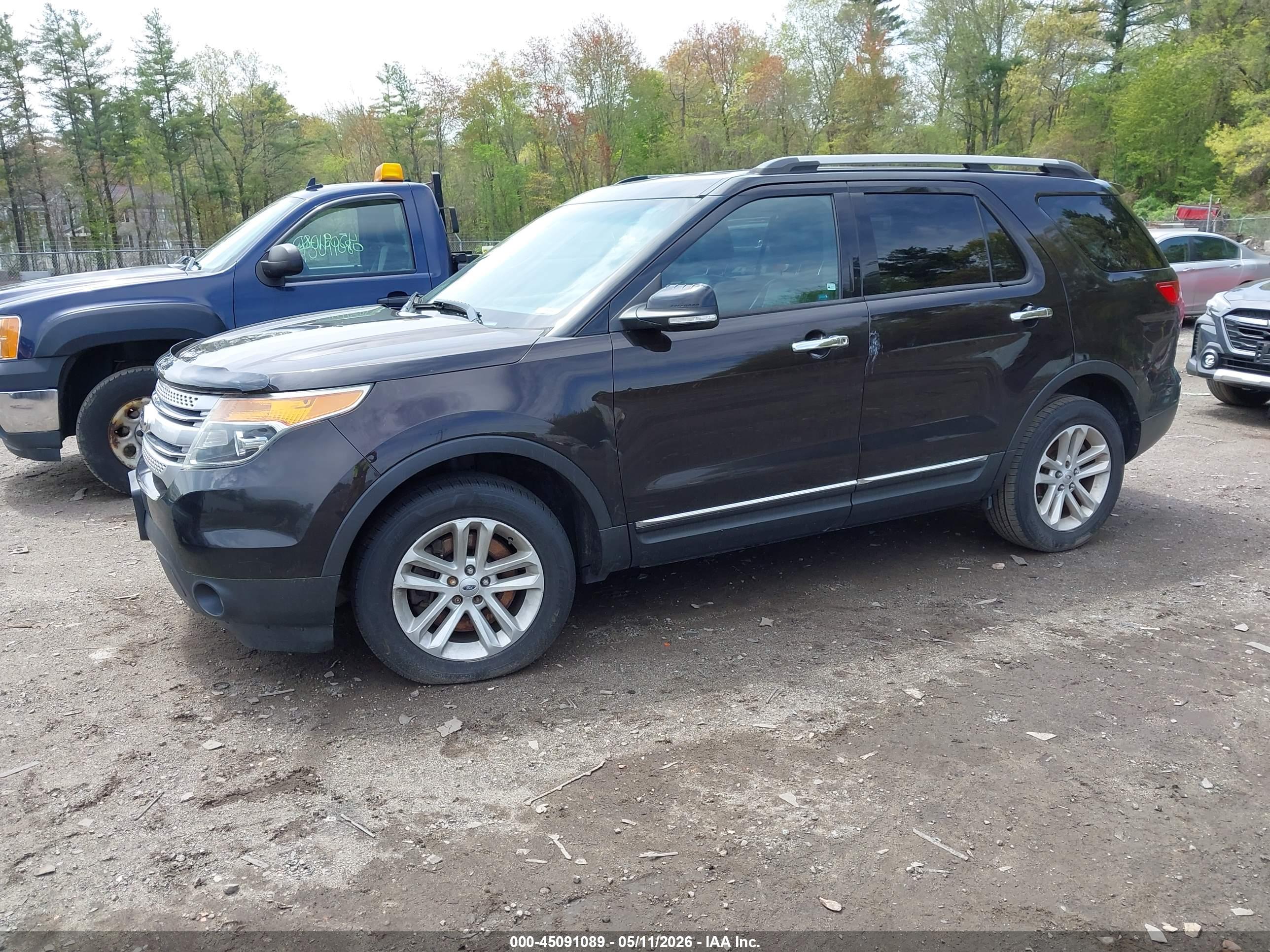 FORD EXPLORER image 2