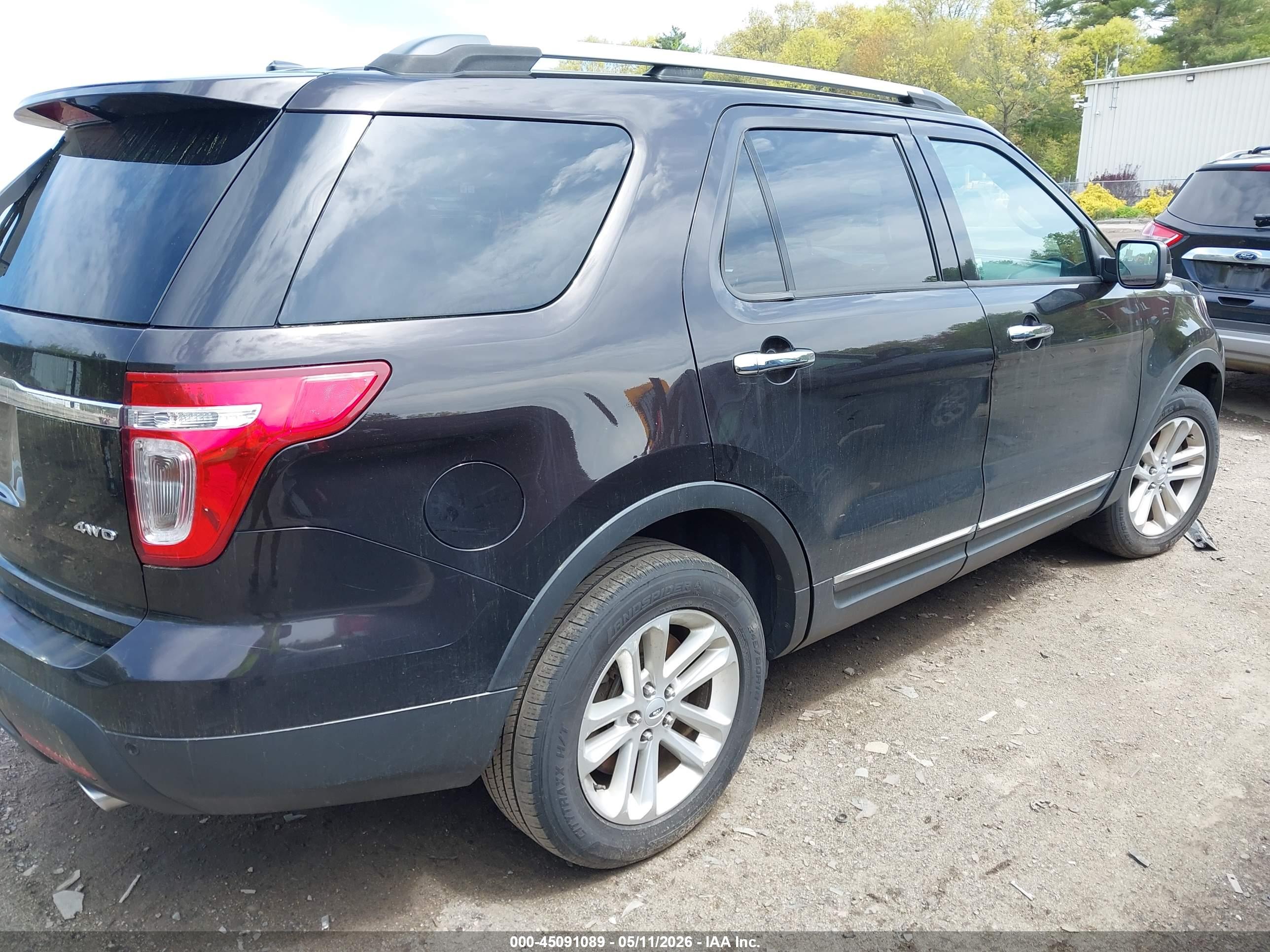 FORD EXPLORER image 4