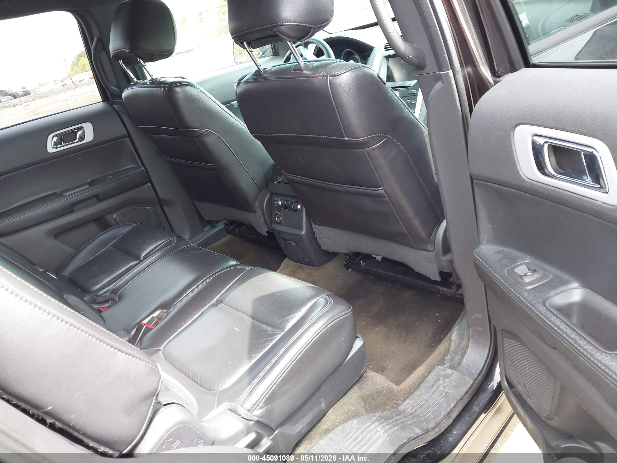 FORD EXPLORER image 8