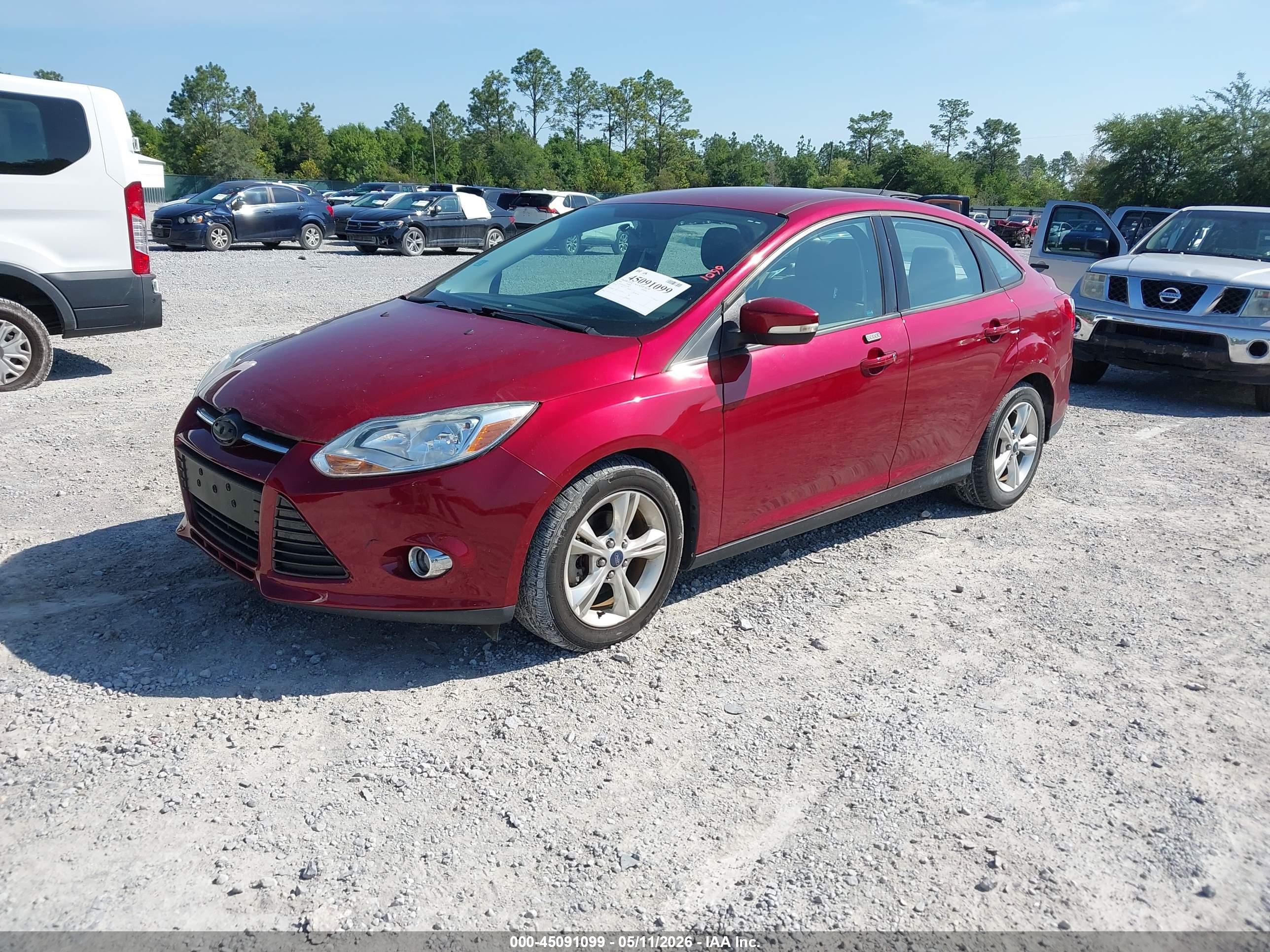 FORD FOCUS image 2