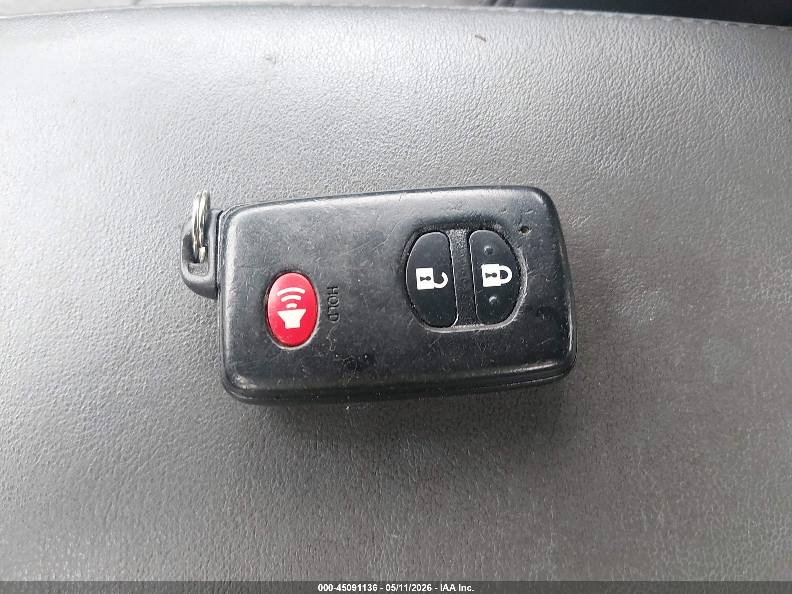 TOYOTA PRIUS image 11