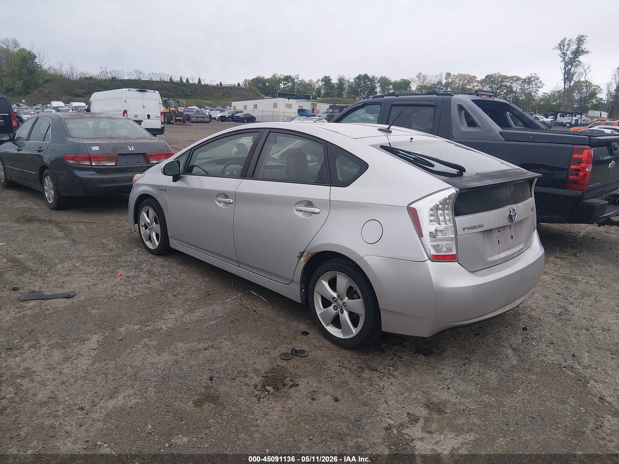 TOYOTA PRIUS image 3