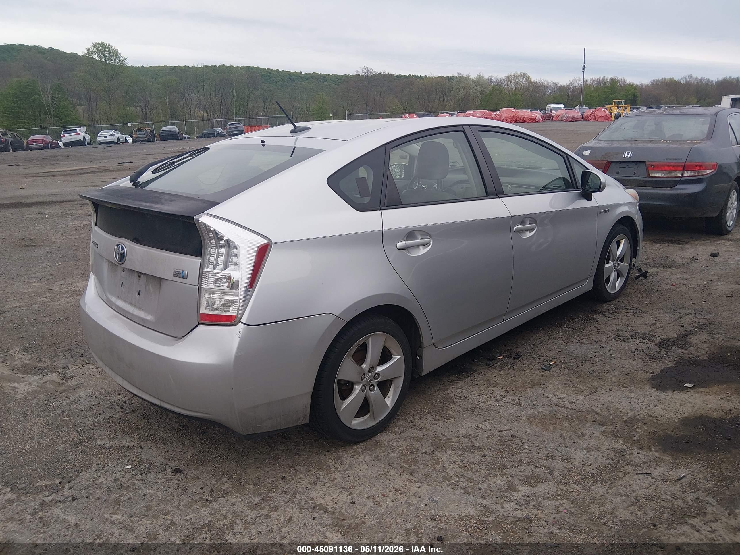 TOYOTA PRIUS image 4