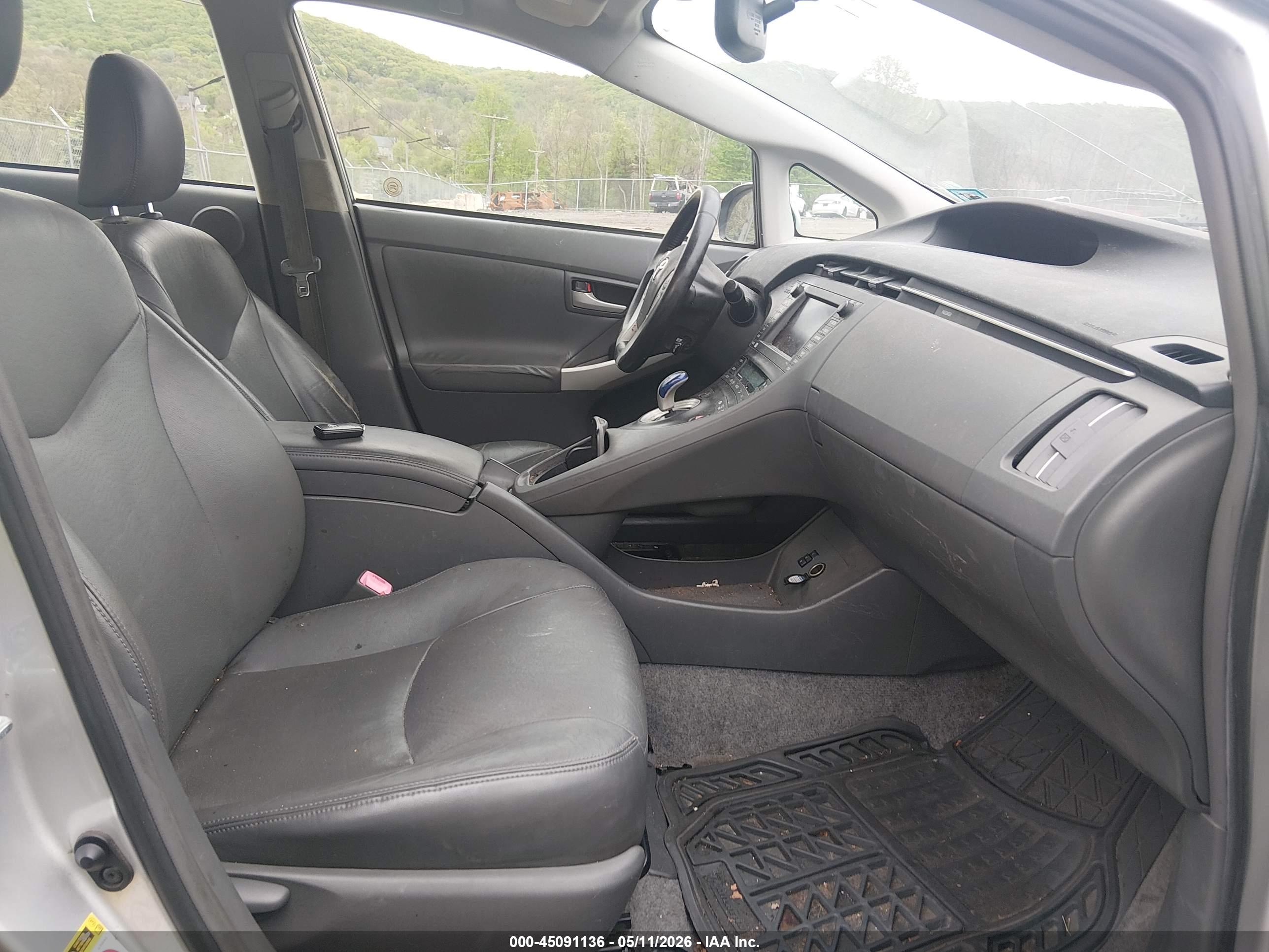 TOYOTA PRIUS image 5