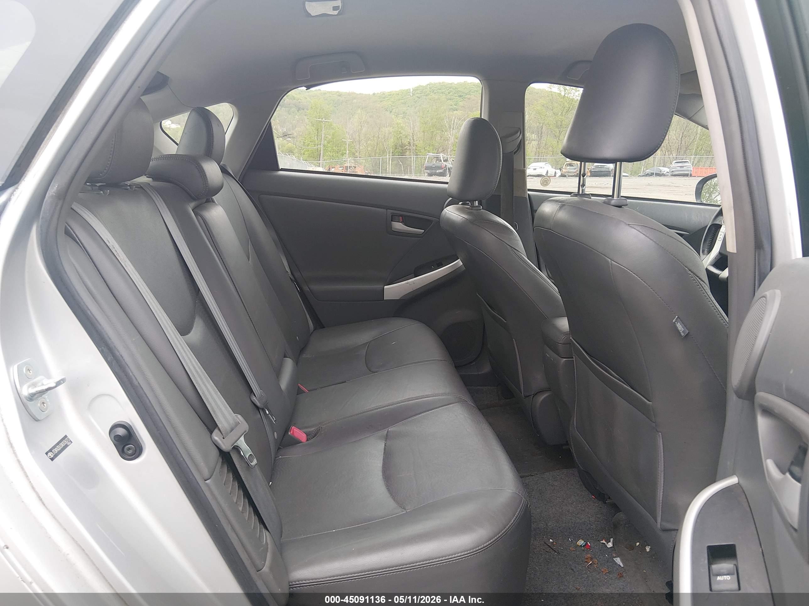 TOYOTA PRIUS image 8