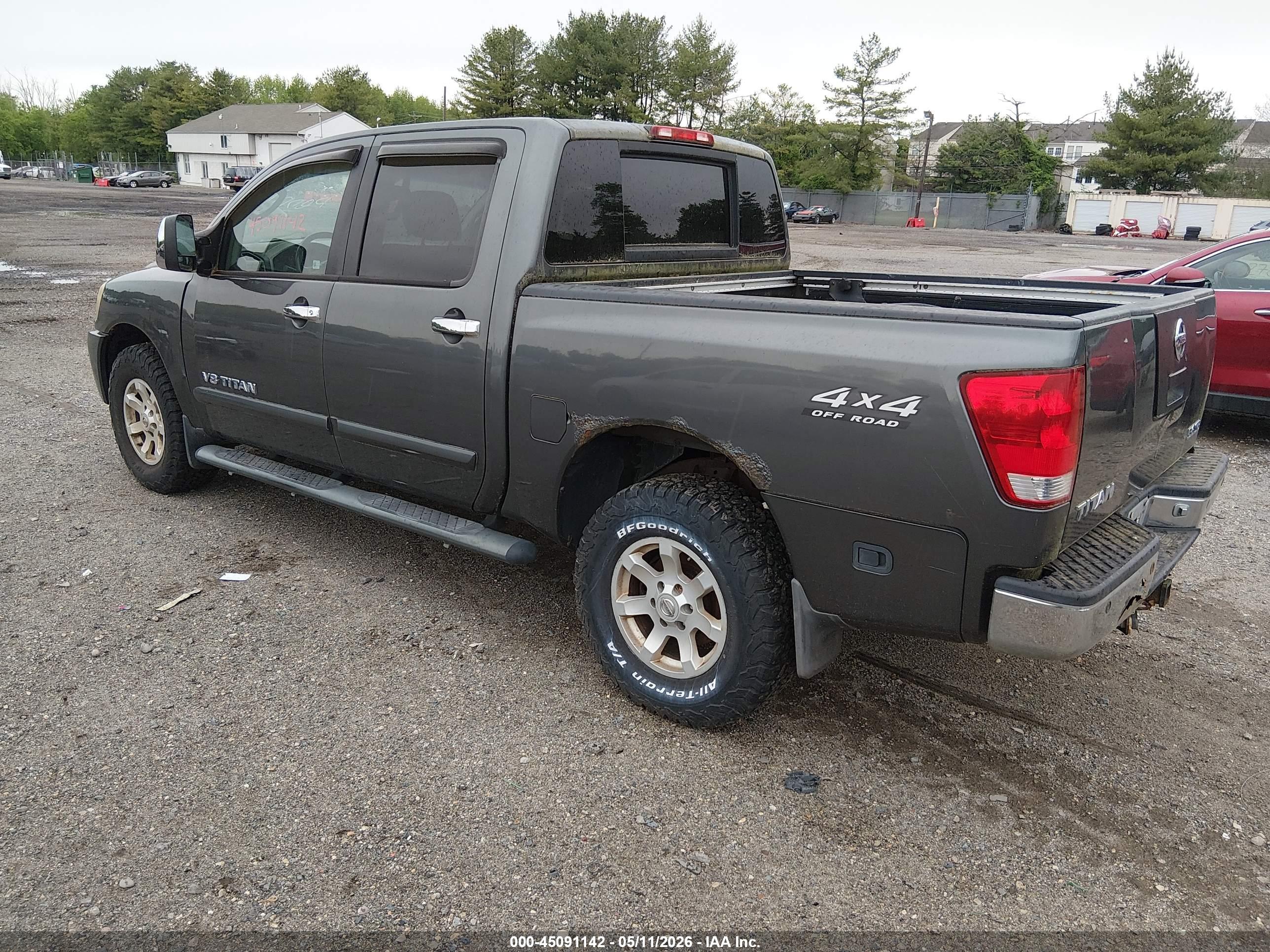 NISSAN TITAN image 3