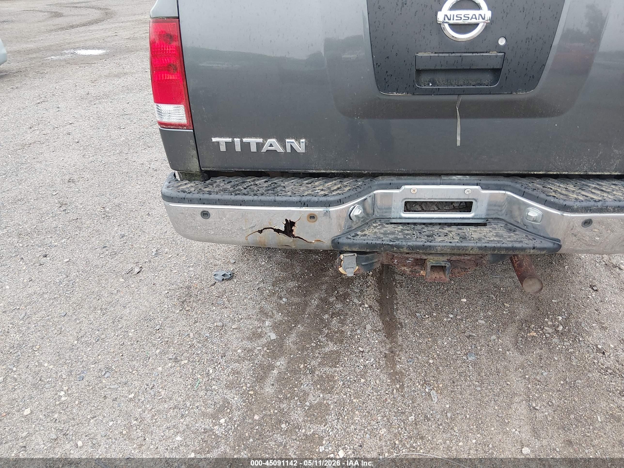 NISSAN TITAN image 6
