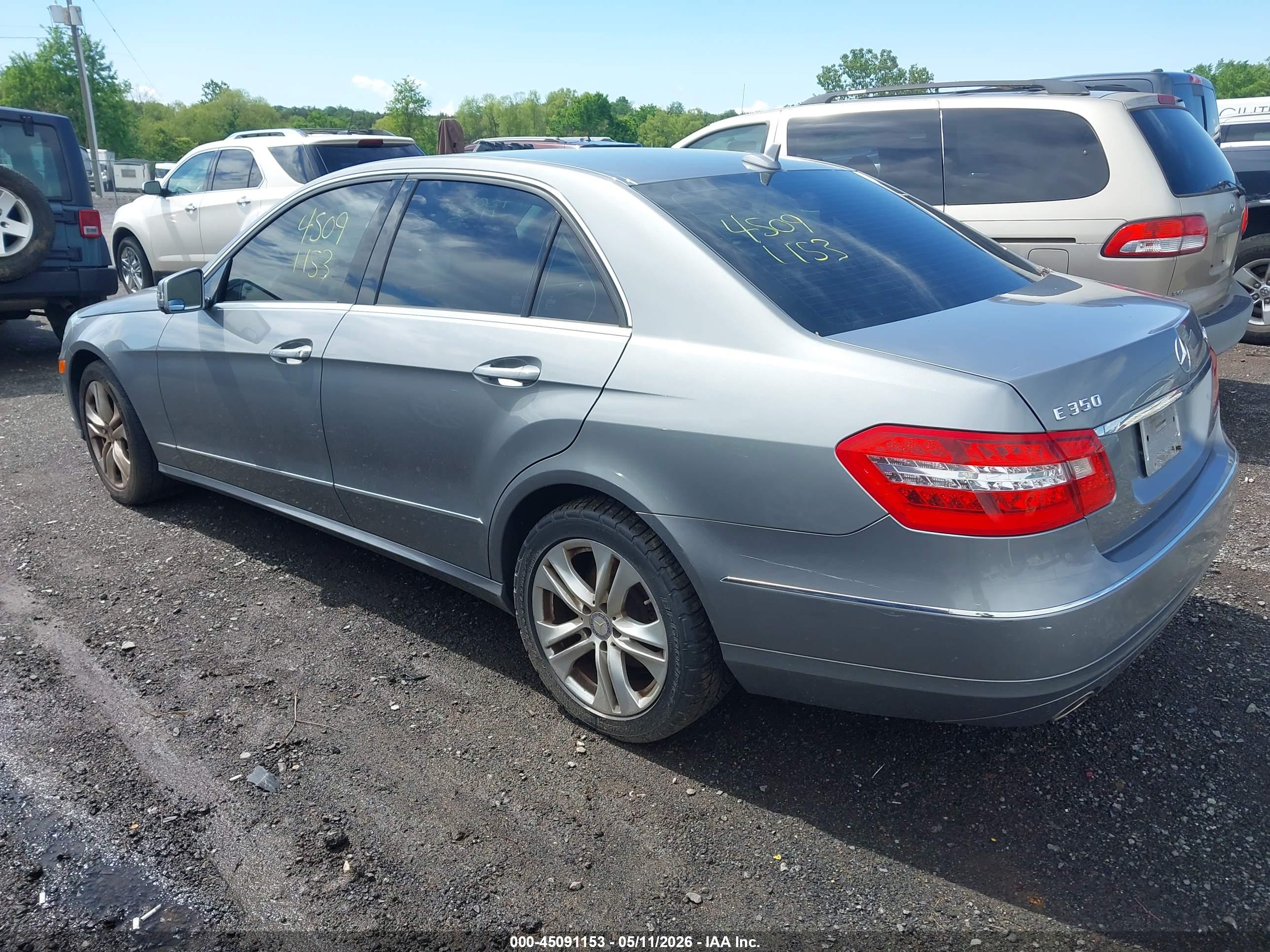 MERCEDES-BENZ E image 3