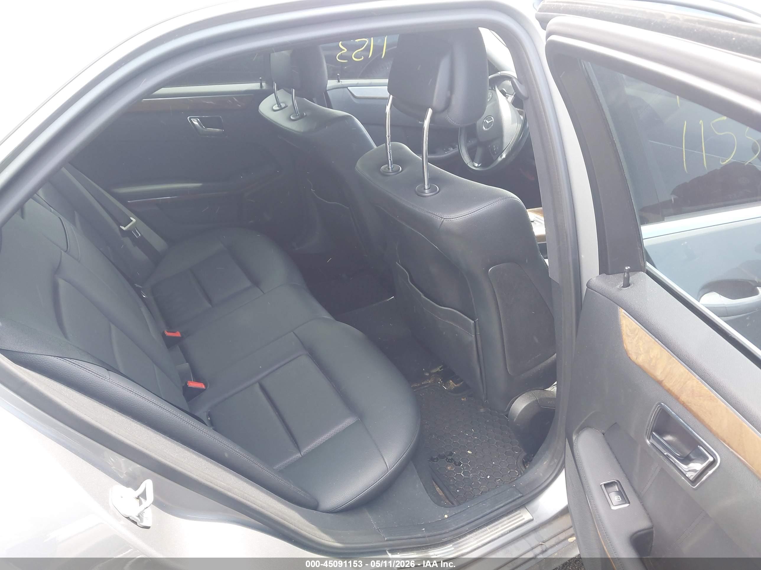 MERCEDES-BENZ E image 8