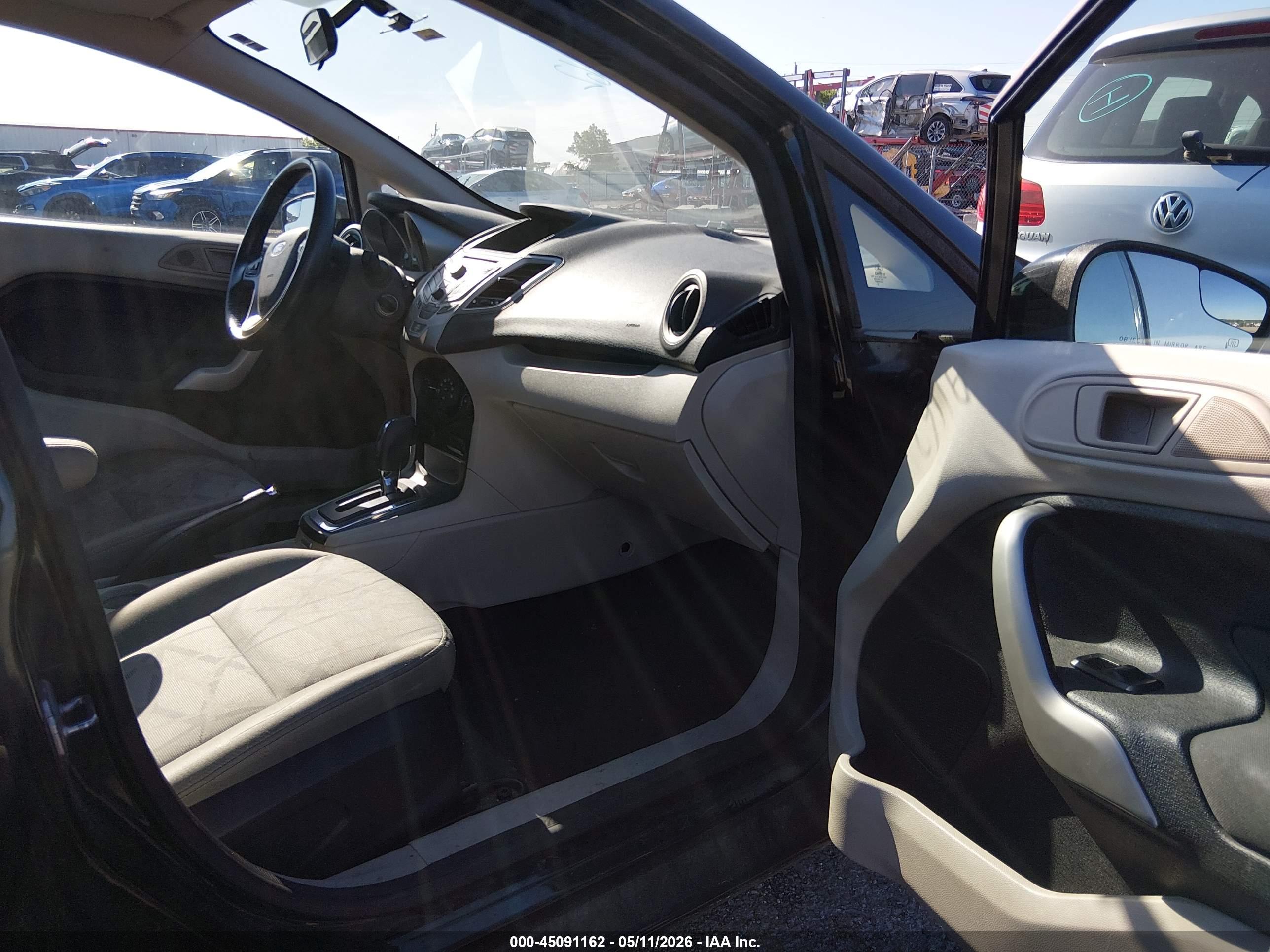 FORD FIESTA image 5