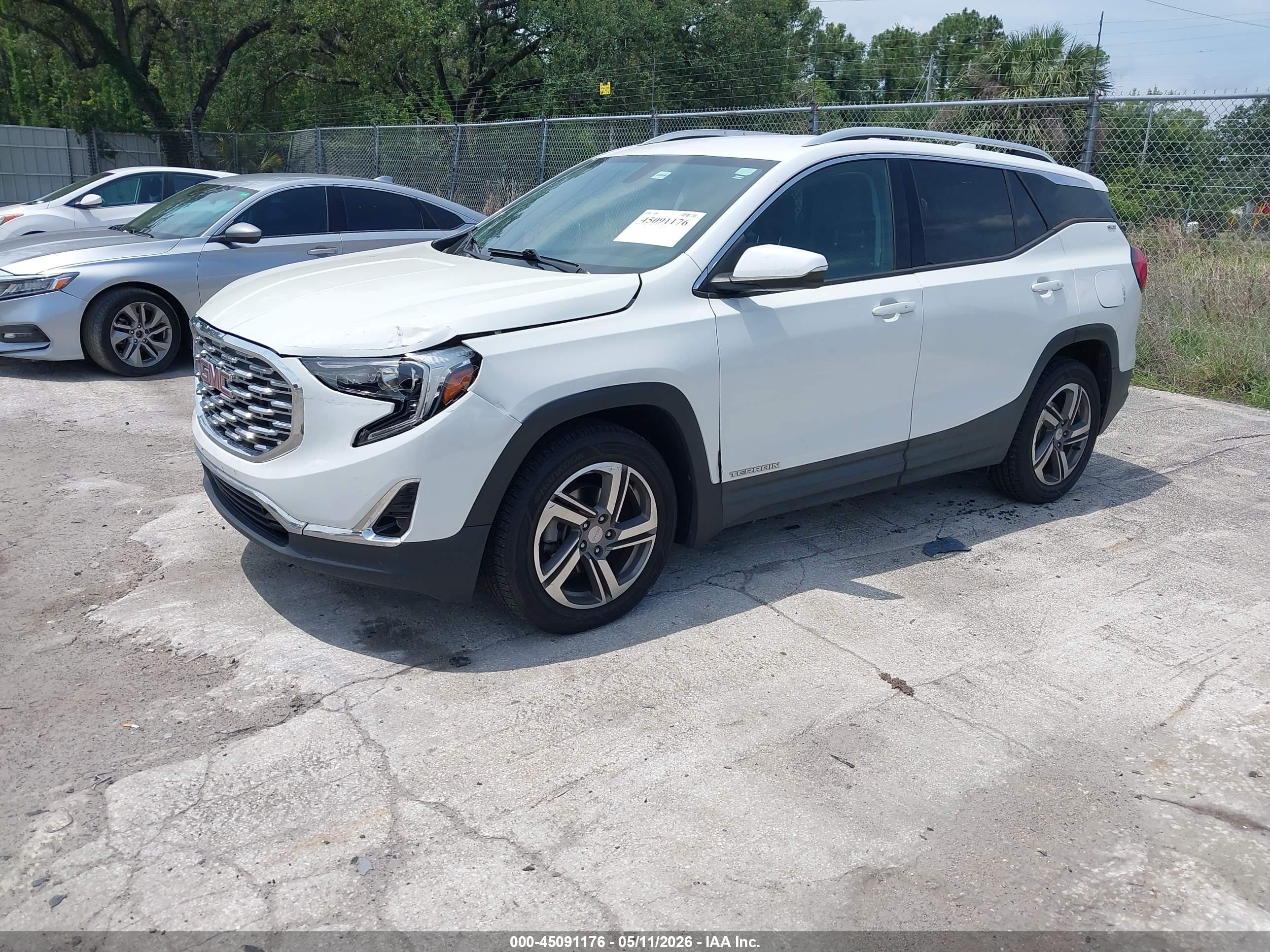 GMC TERRAIN image 2