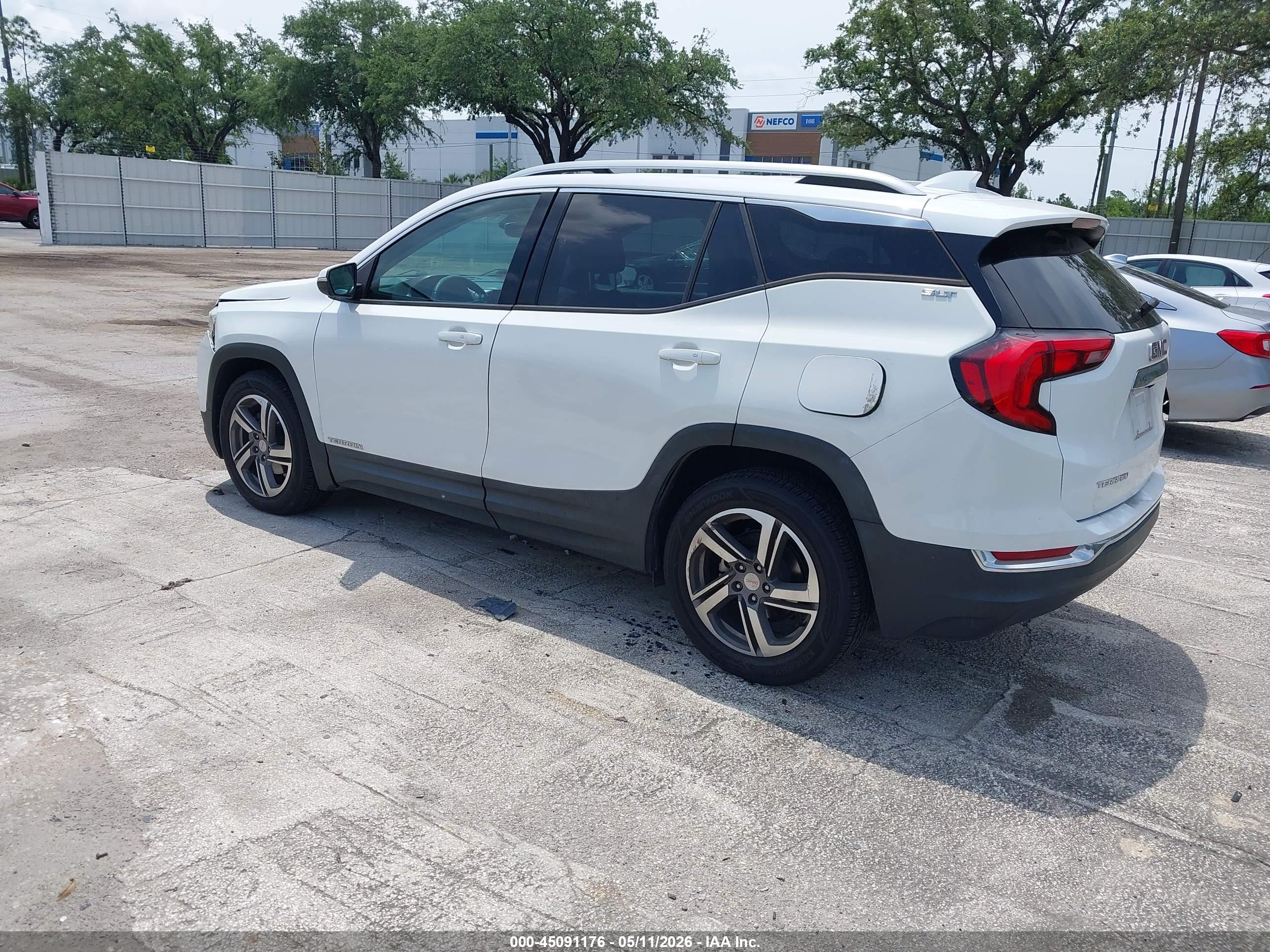 GMC TERRAIN image 3