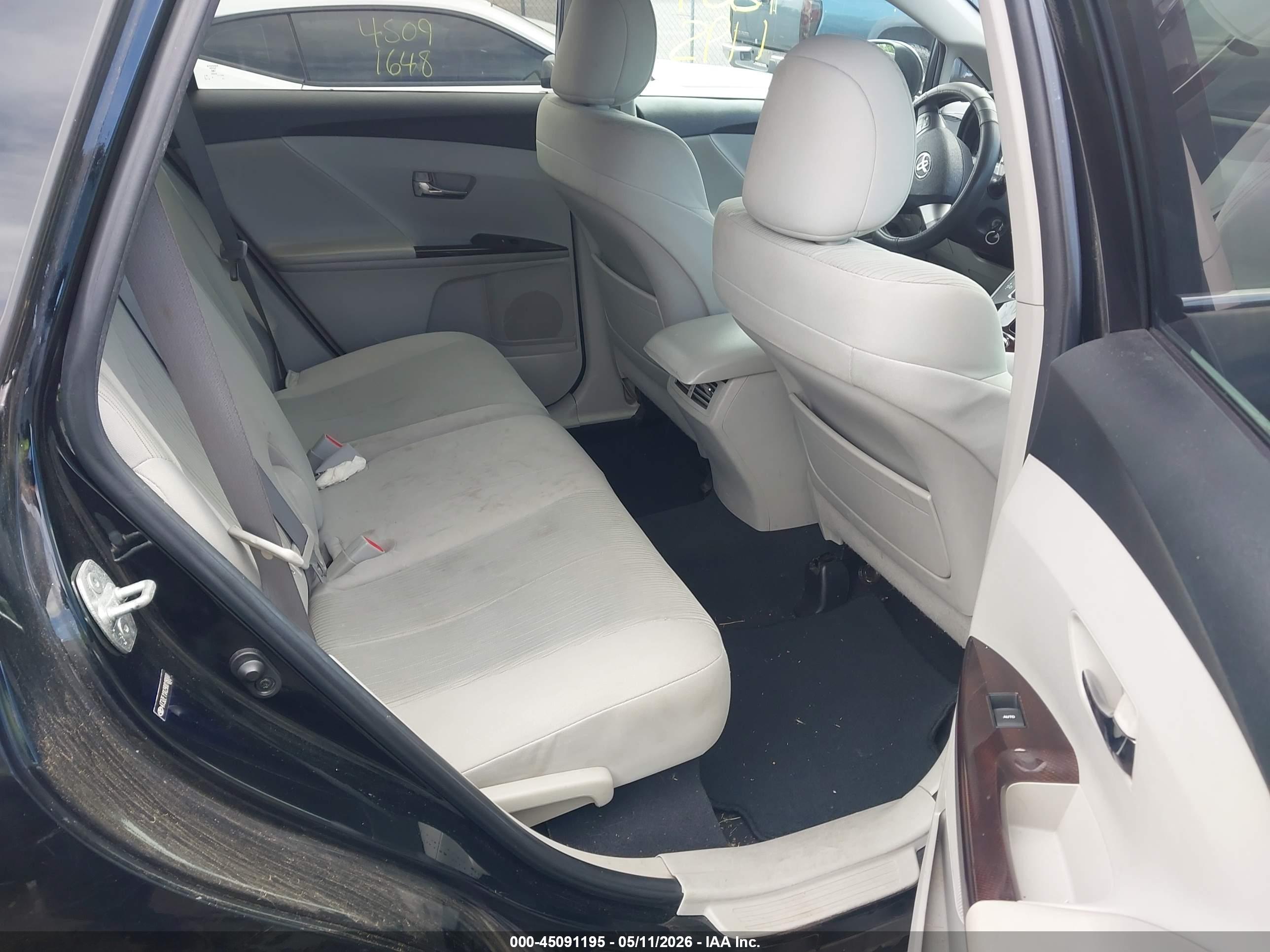 TOYOTA VENZA image 8