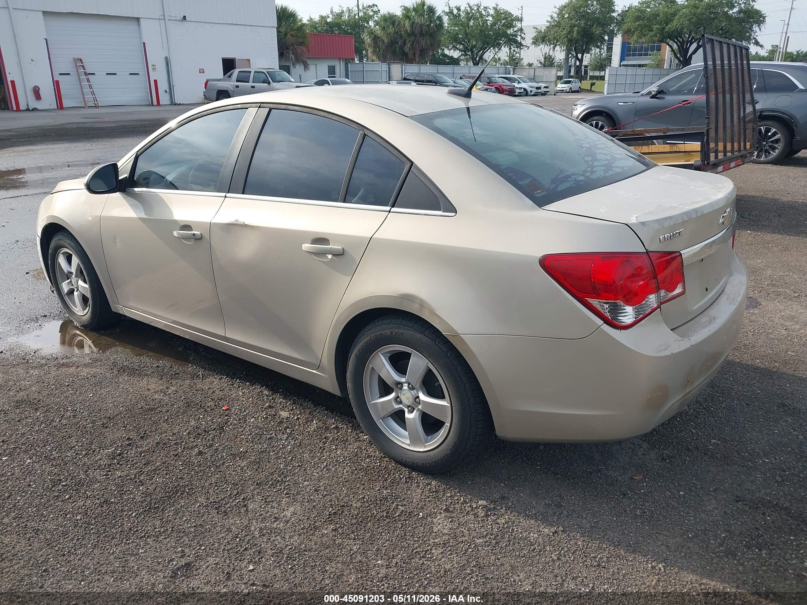 CHEVROLET CRUZE image 3