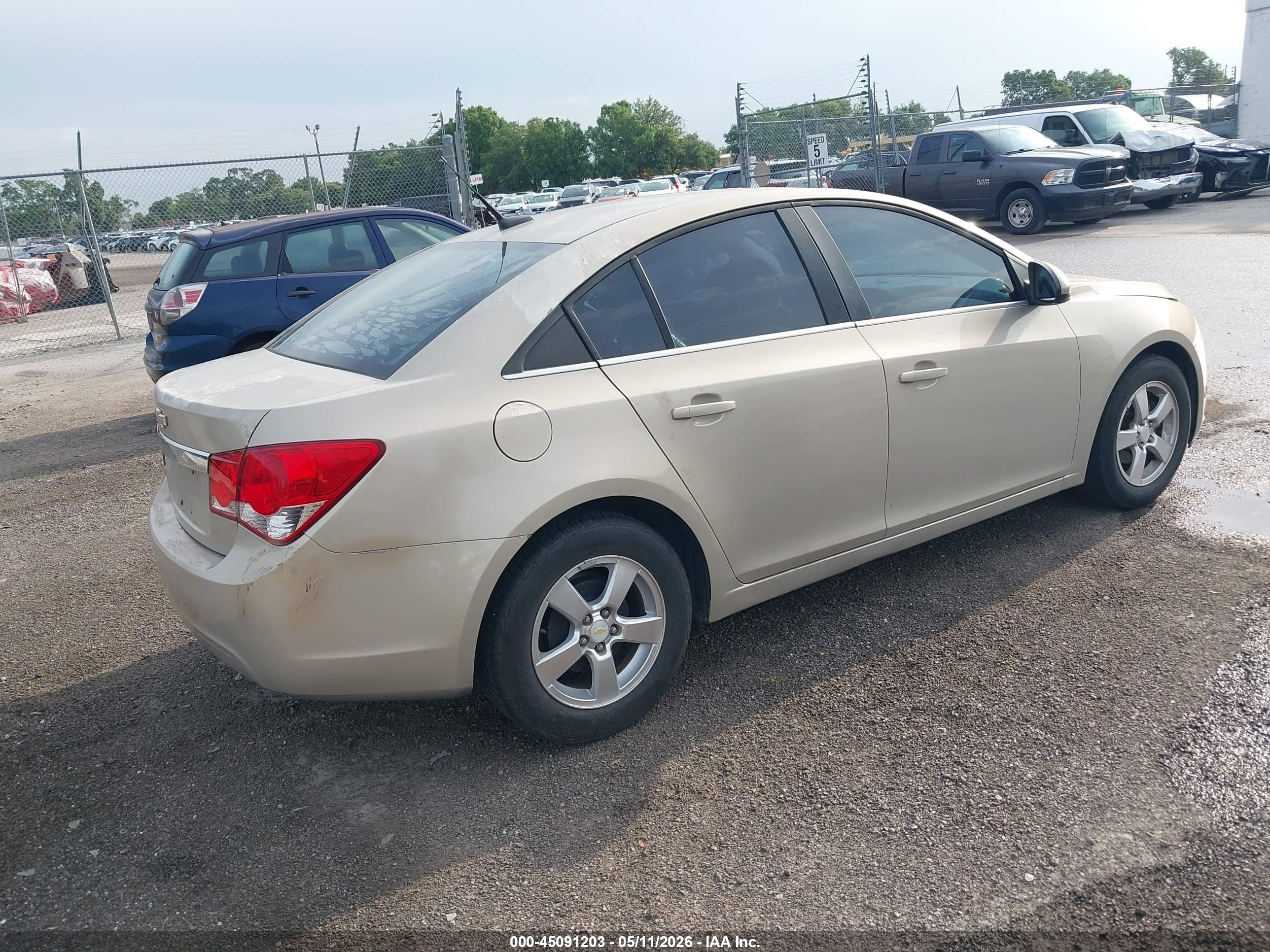 CHEVROLET CRUZE image 4