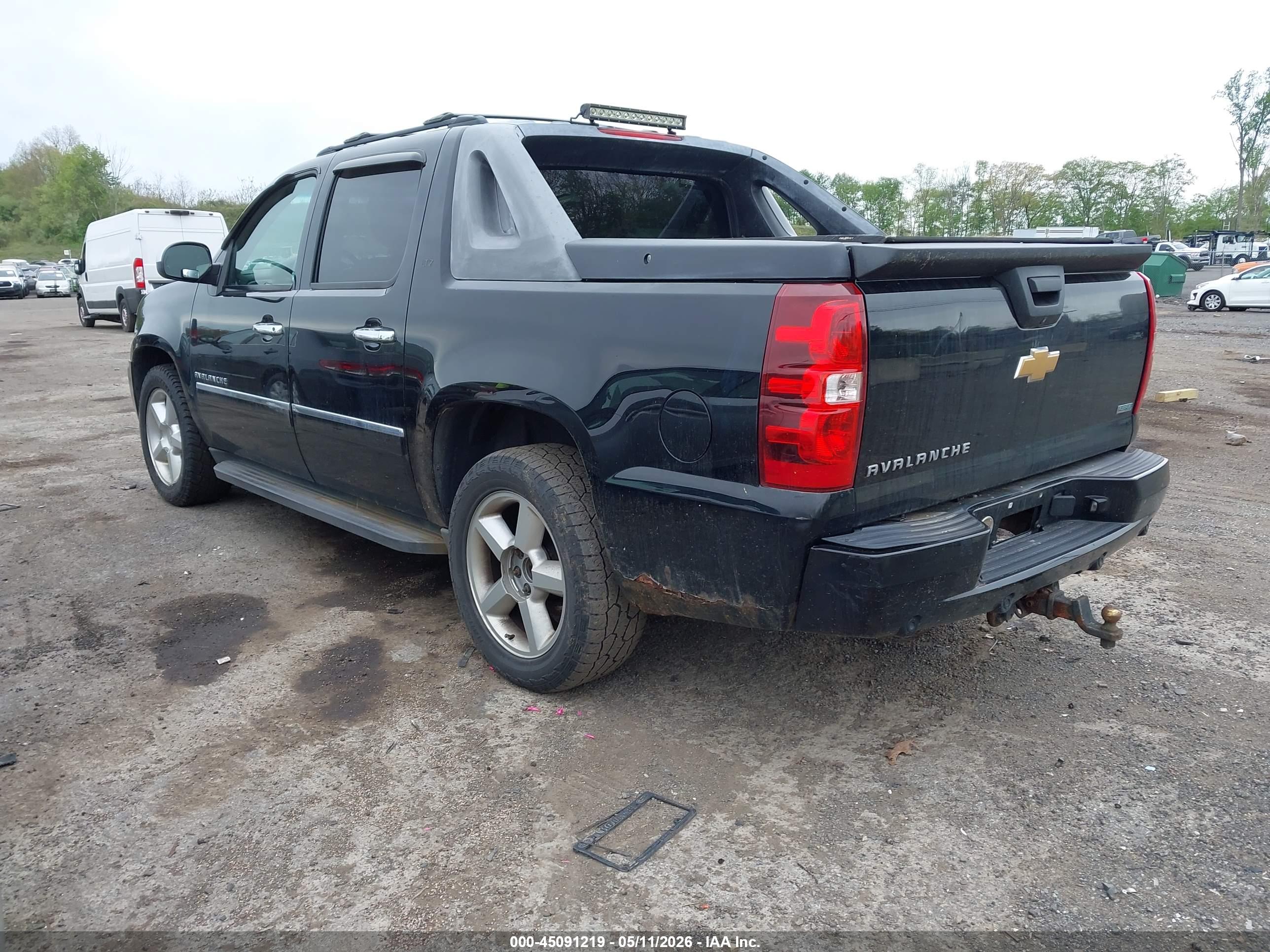 CHEVROLET AVALANCHE image 3