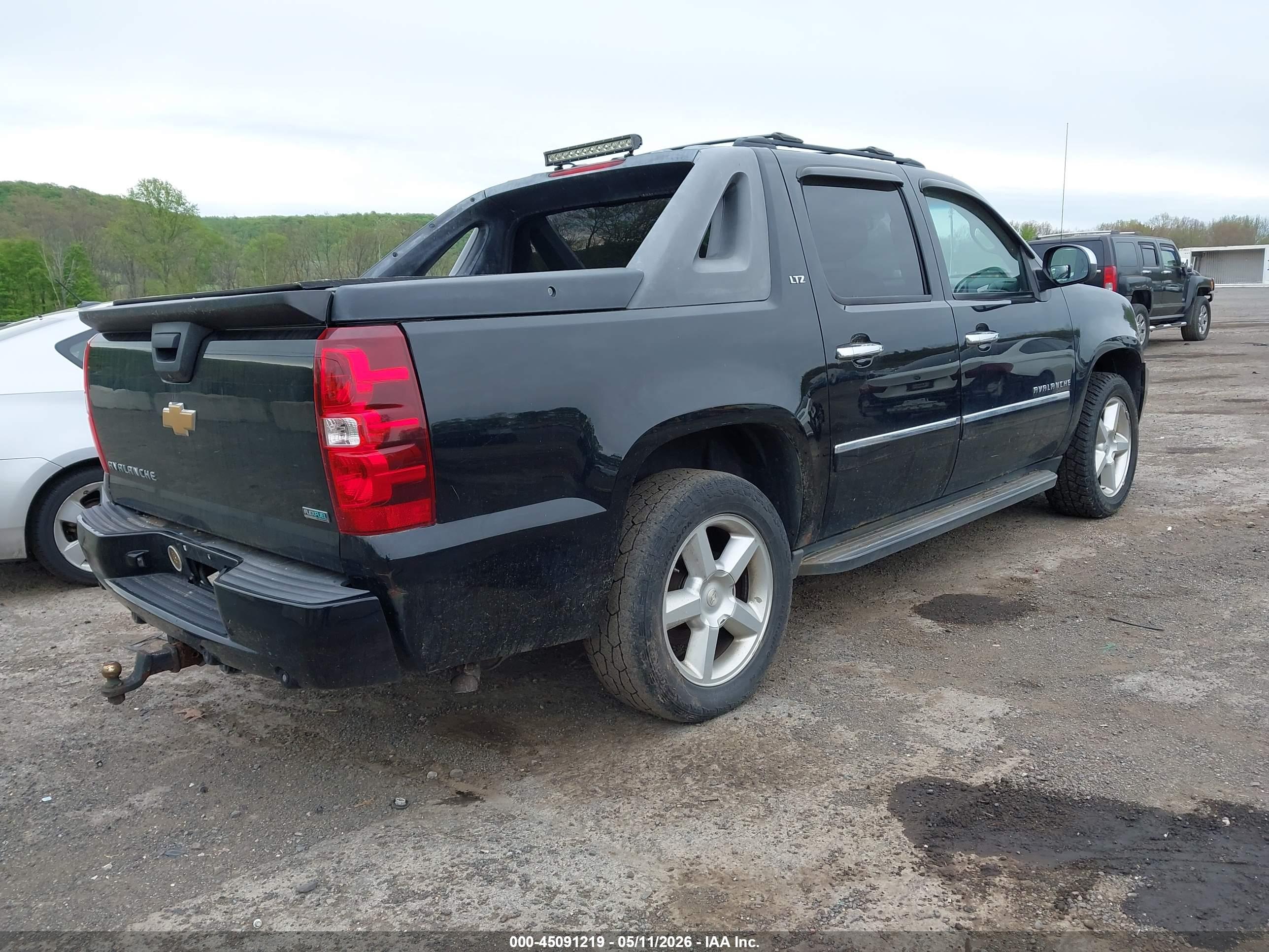 CHEVROLET AVALANCHE image 4