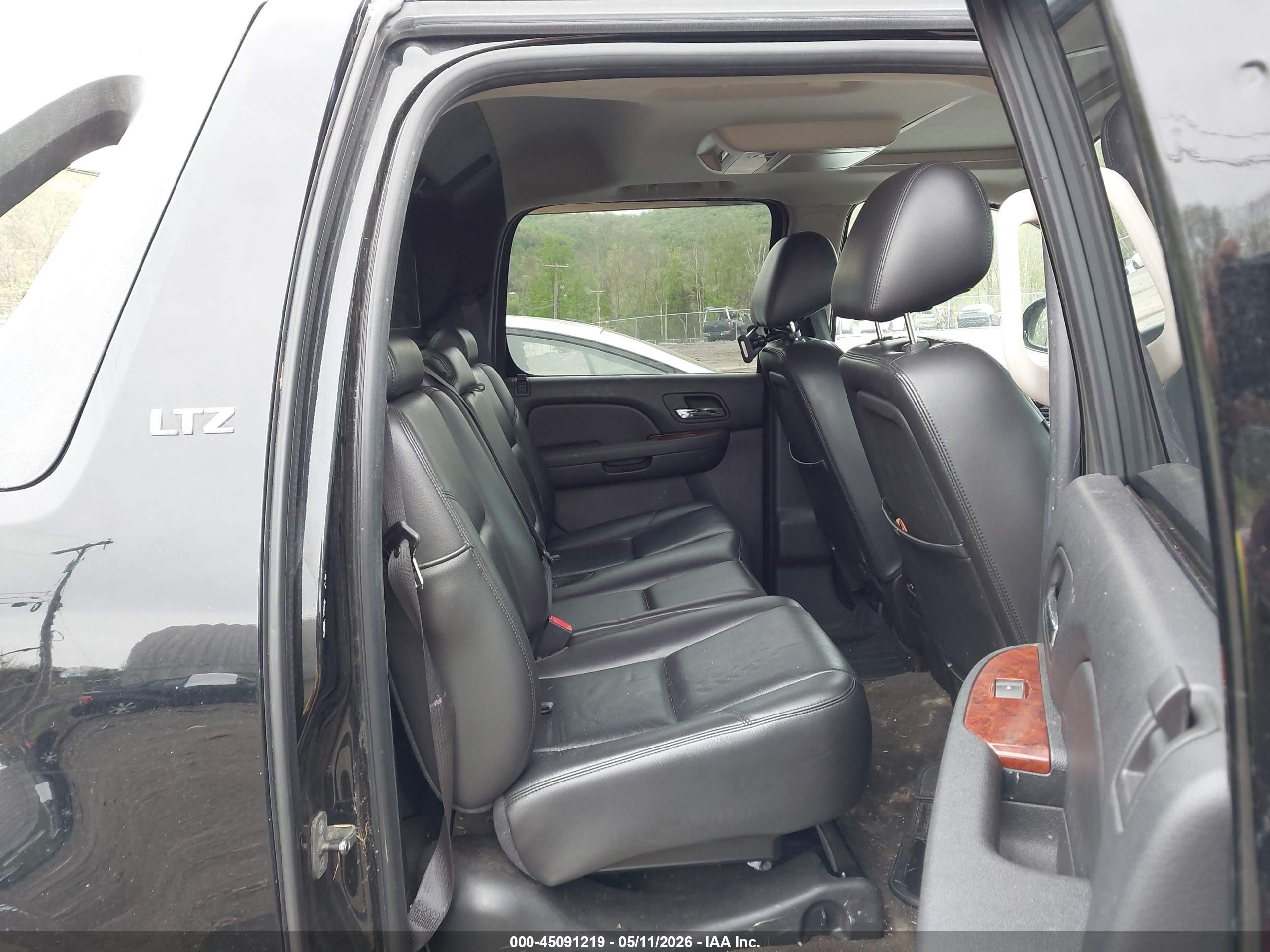 CHEVROLET AVALANCHE image 8