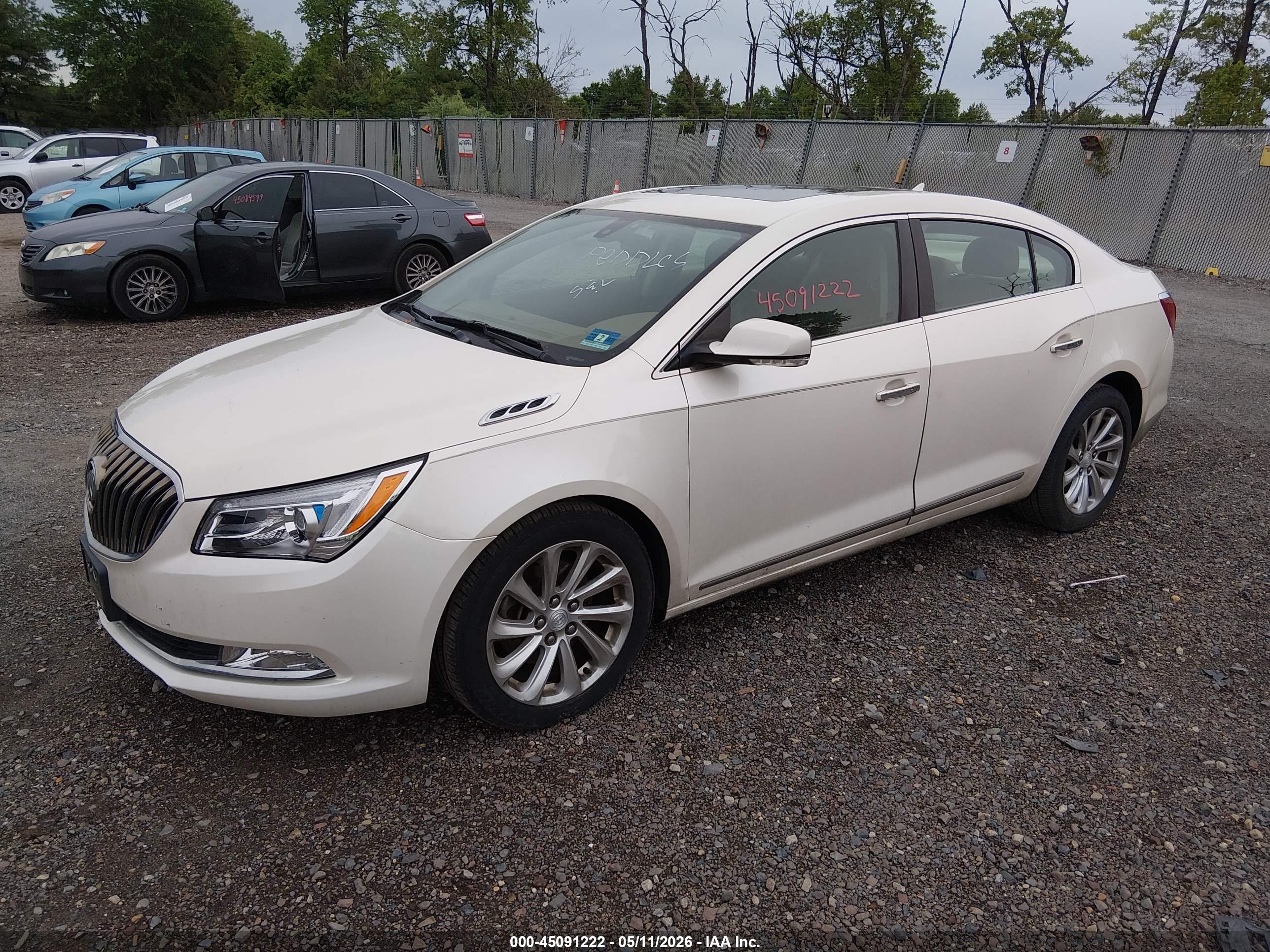 BUICK LACROSSE image 2