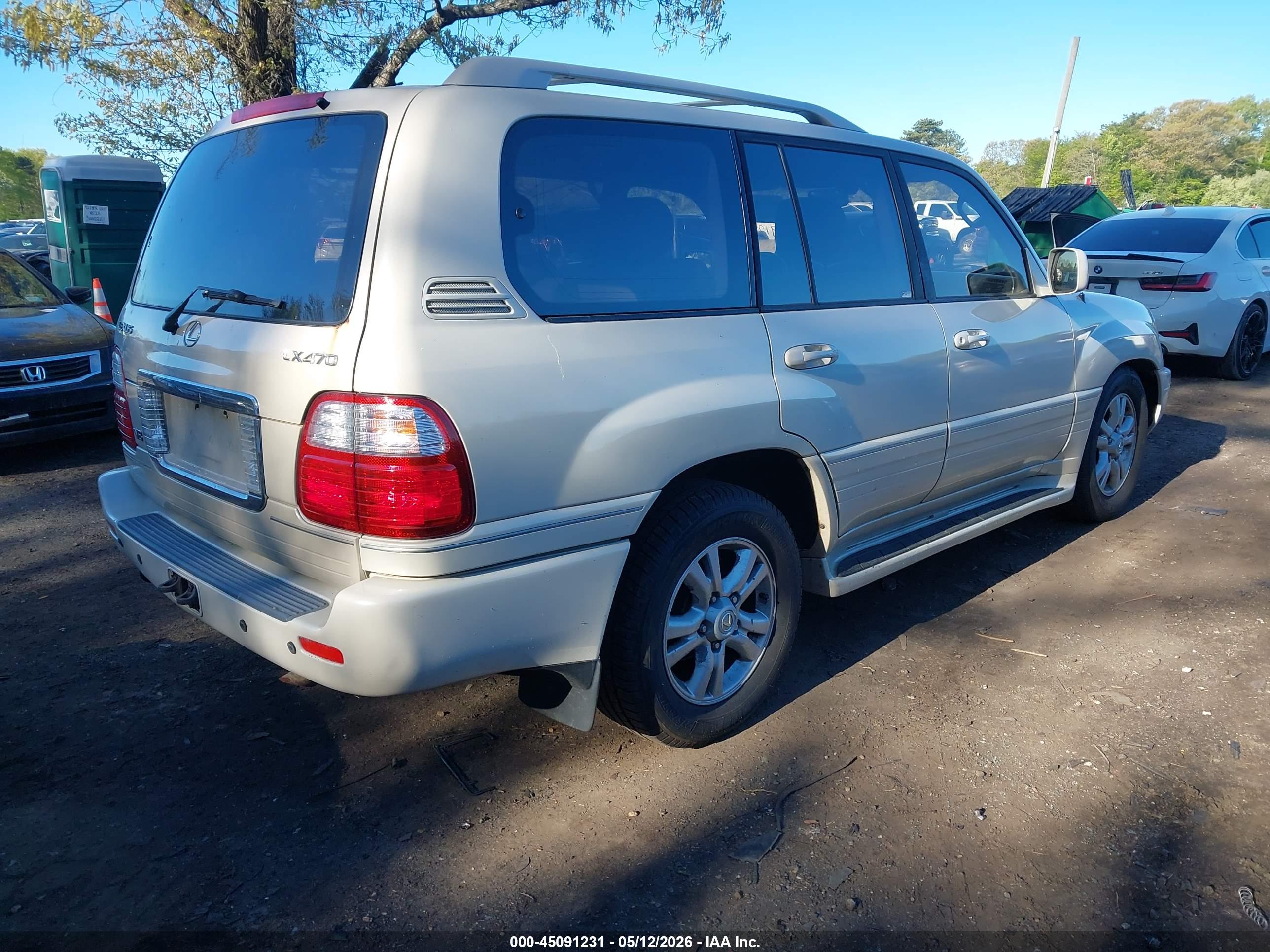 LEXUS LX image 4