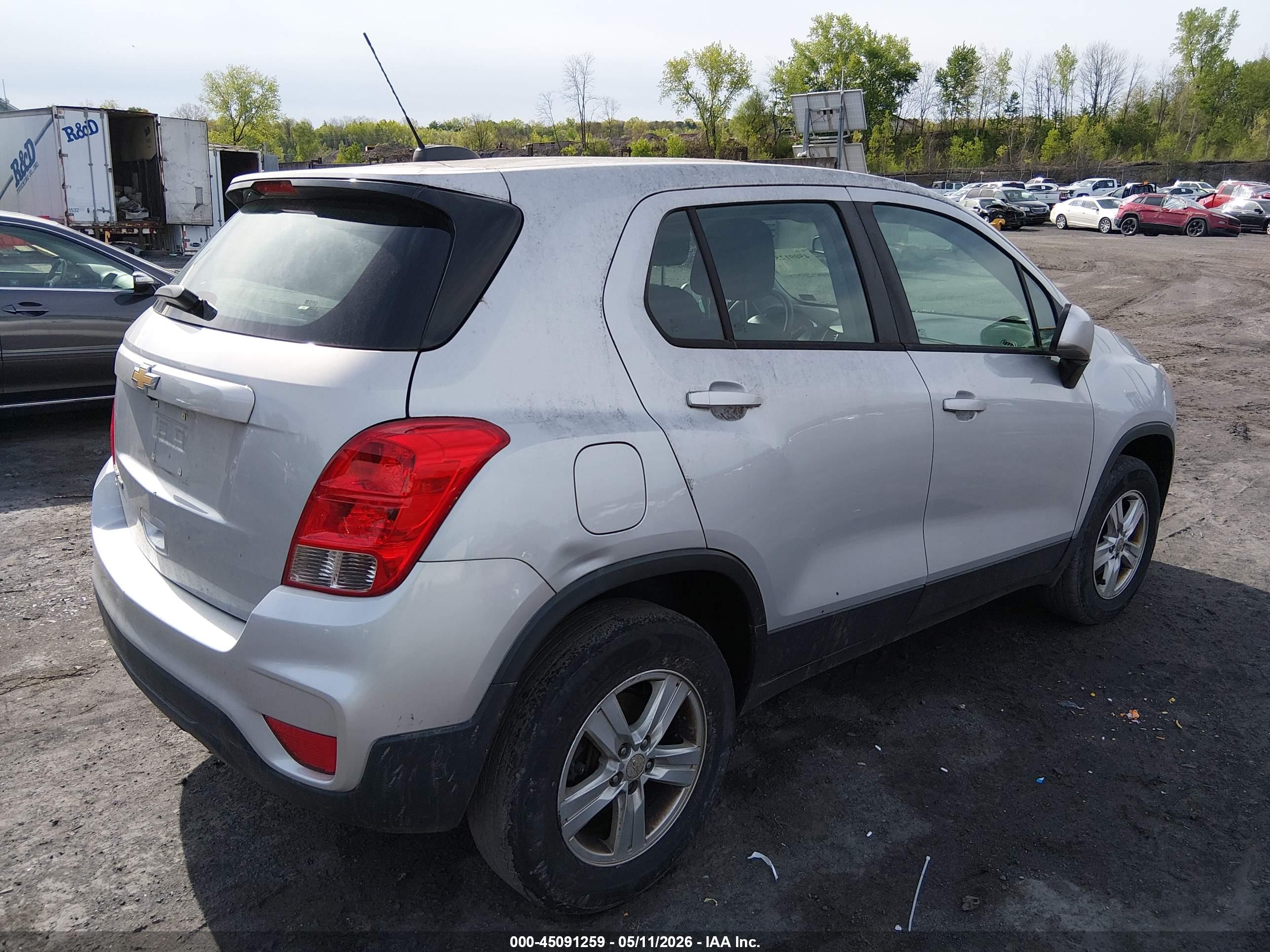 CHEVROLET TRAX image 4