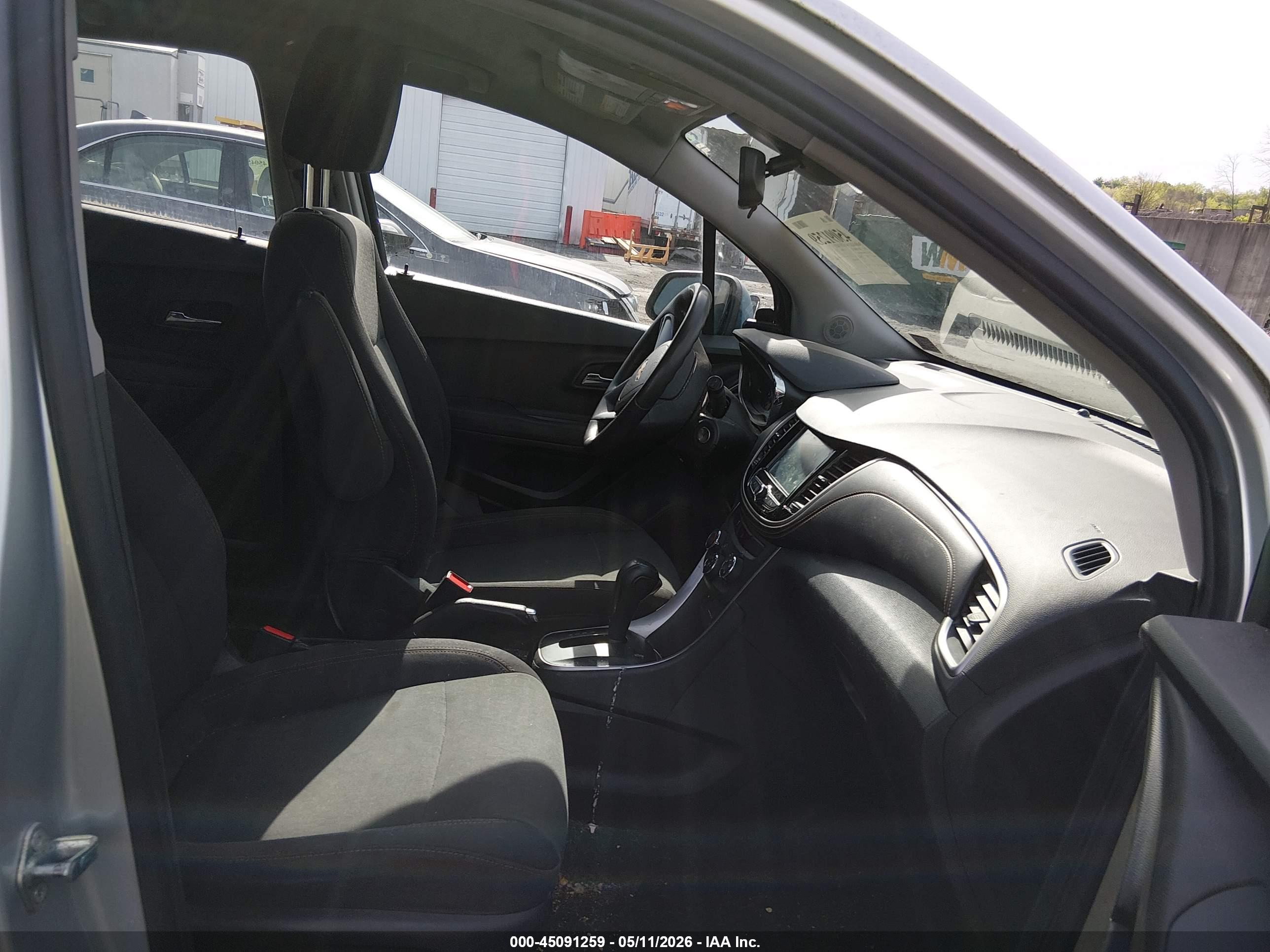 CHEVROLET TRAX image 5