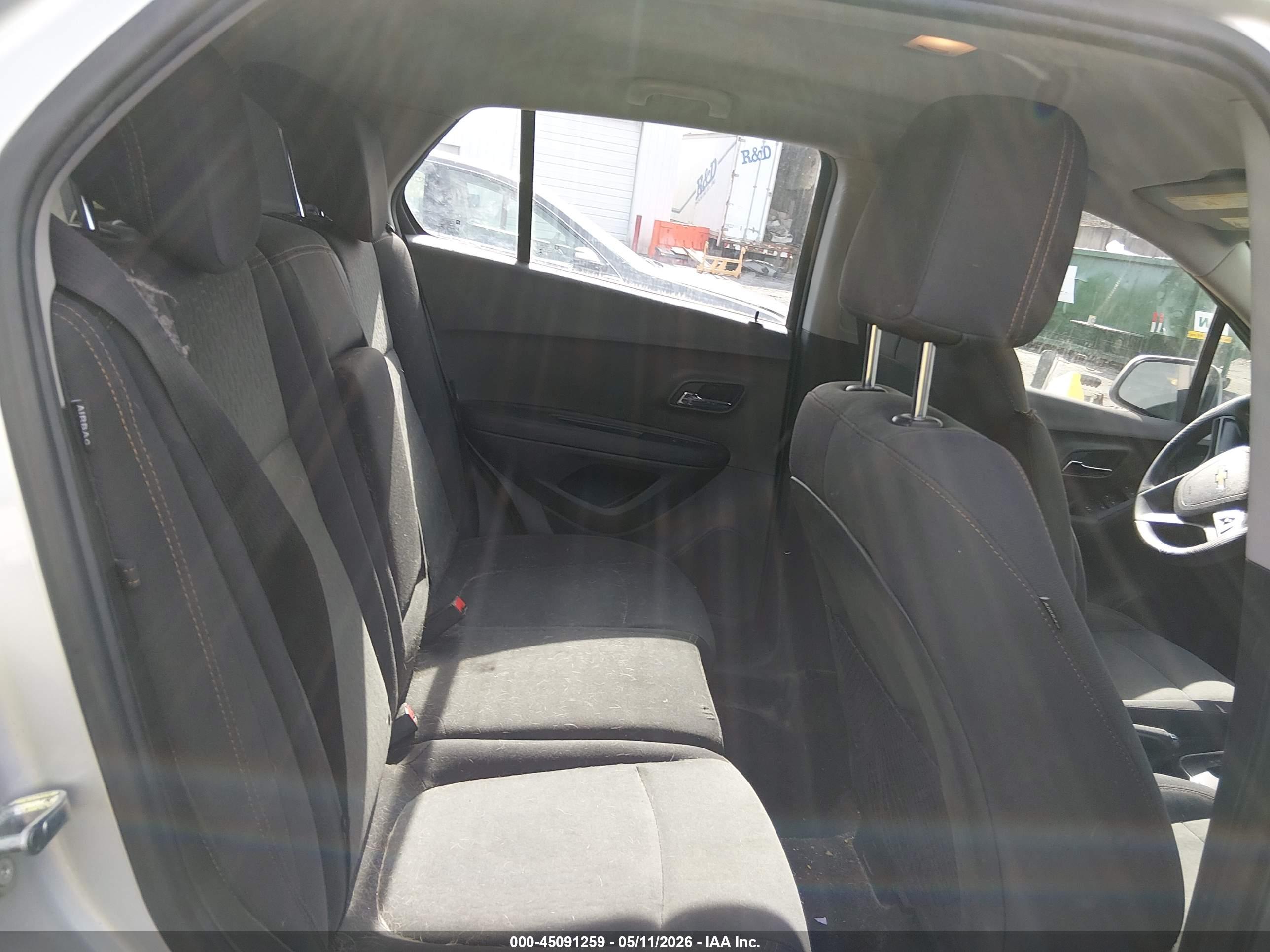 CHEVROLET TRAX image 8