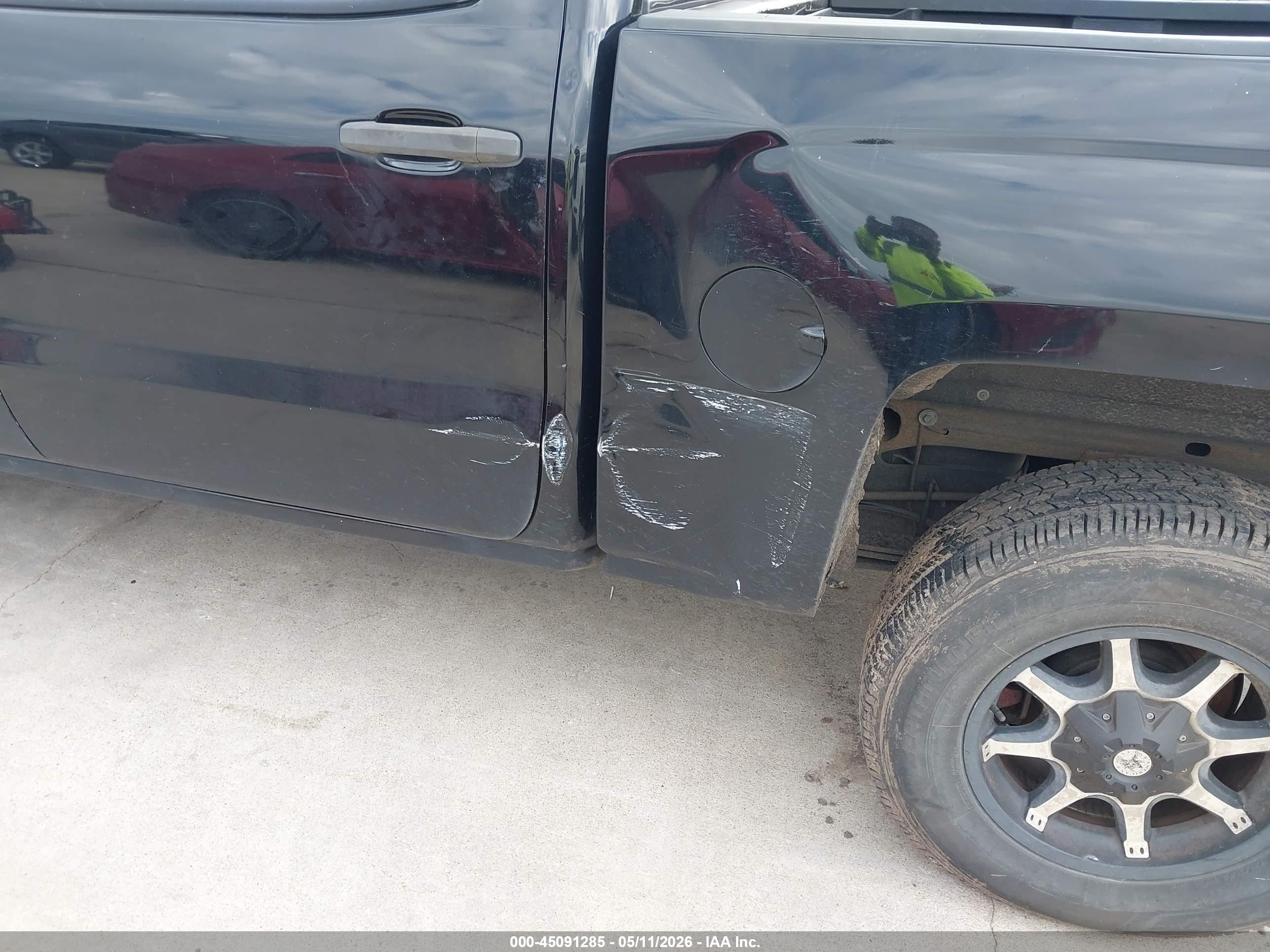 CHEVROLET SILVERADO image 6