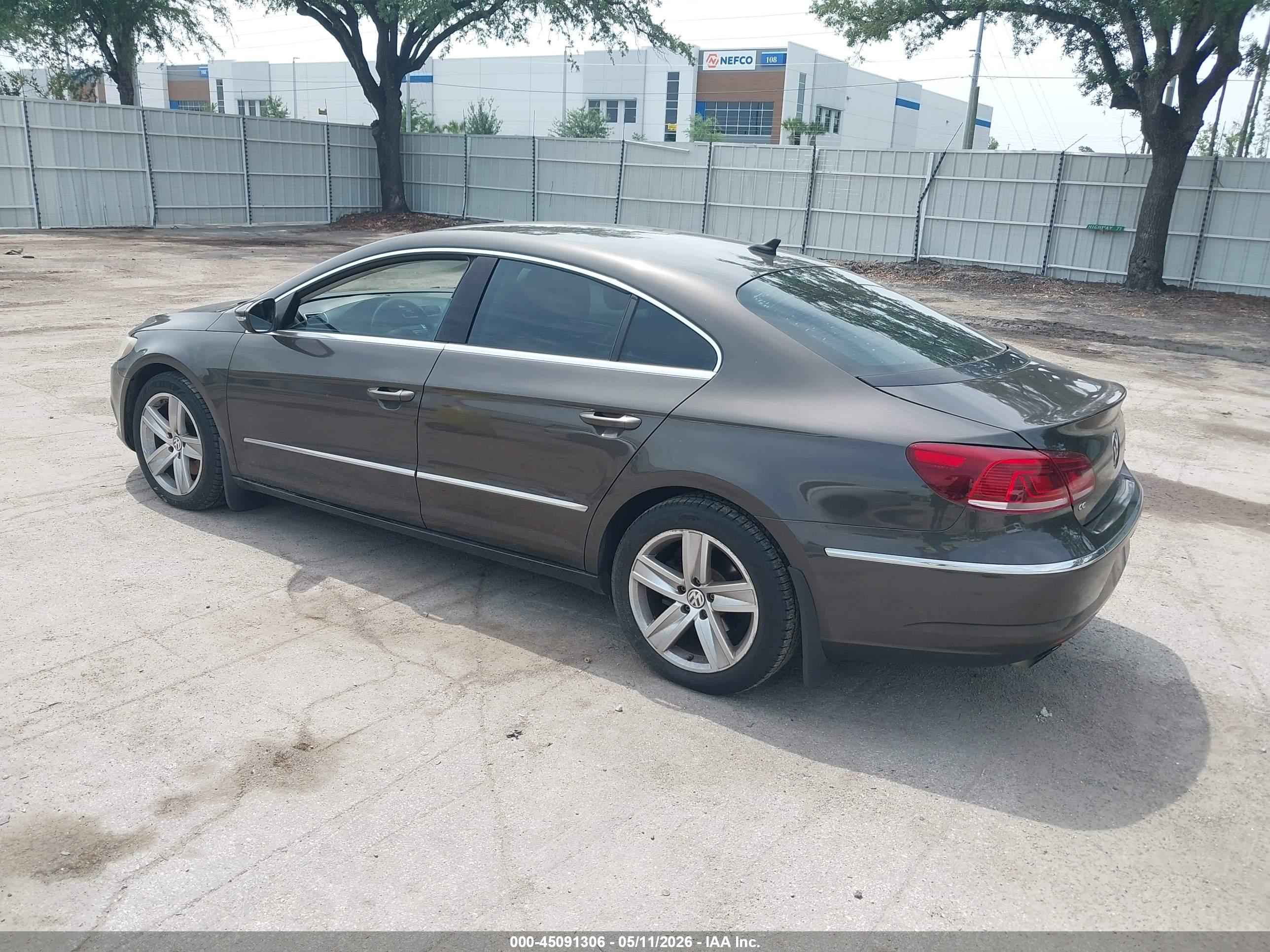 VOLKSWAGEN CC image 3