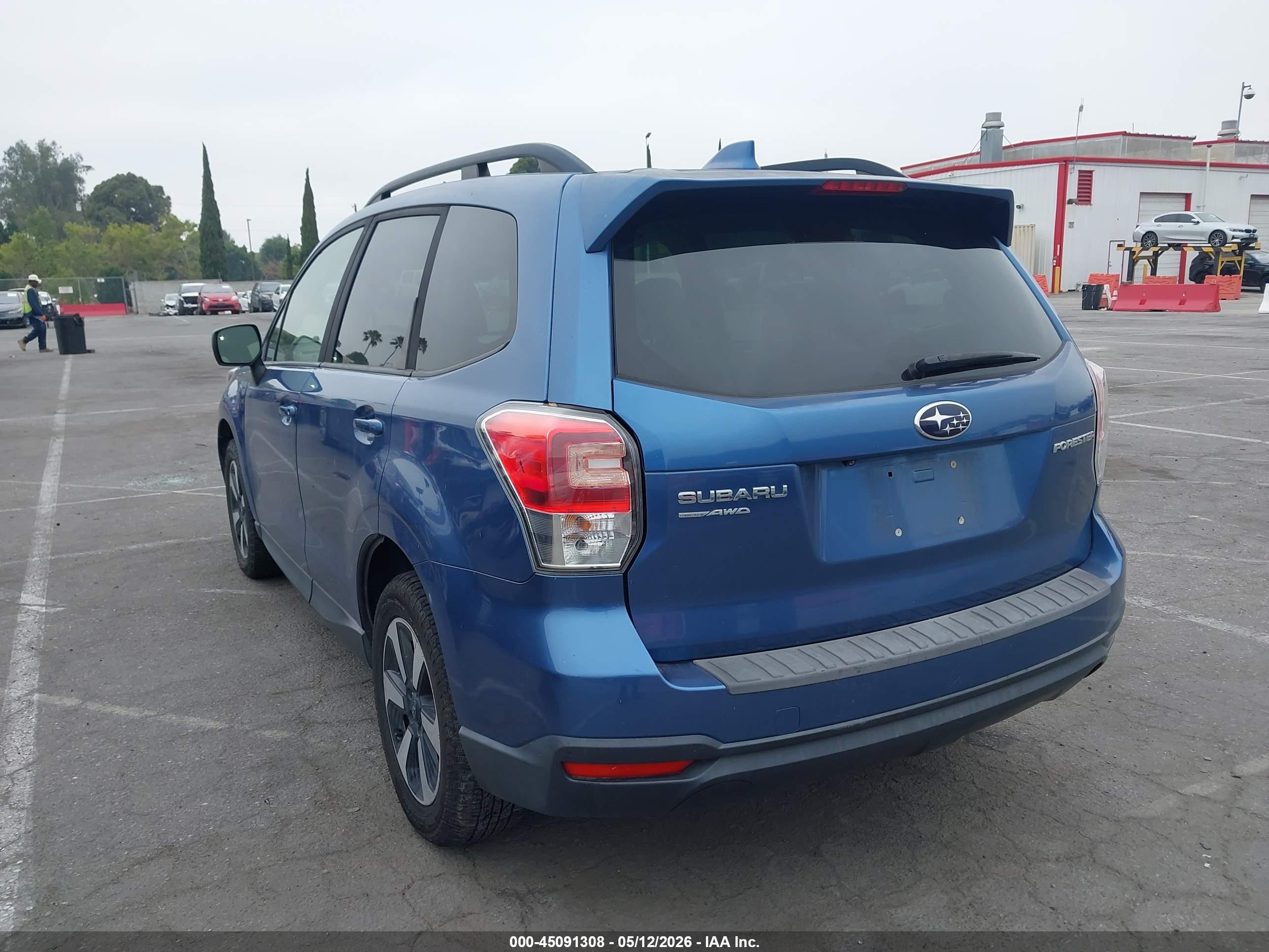 SUBARU FORESTER image 3