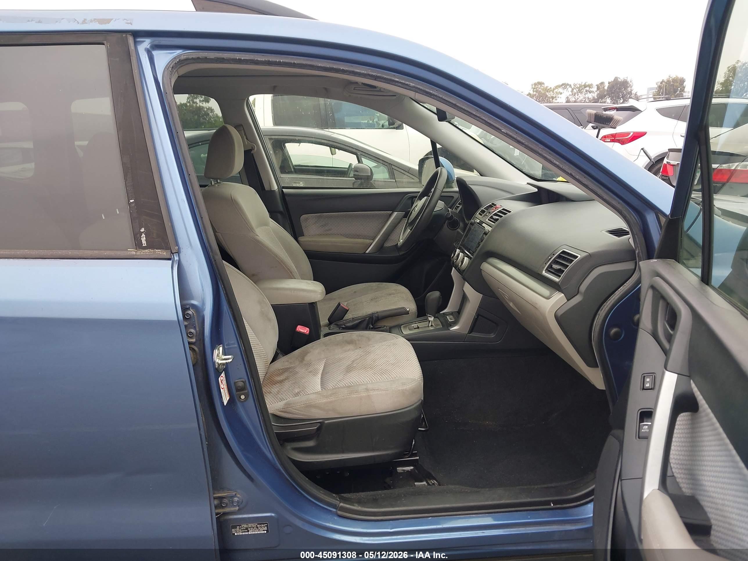 SUBARU FORESTER image 5
