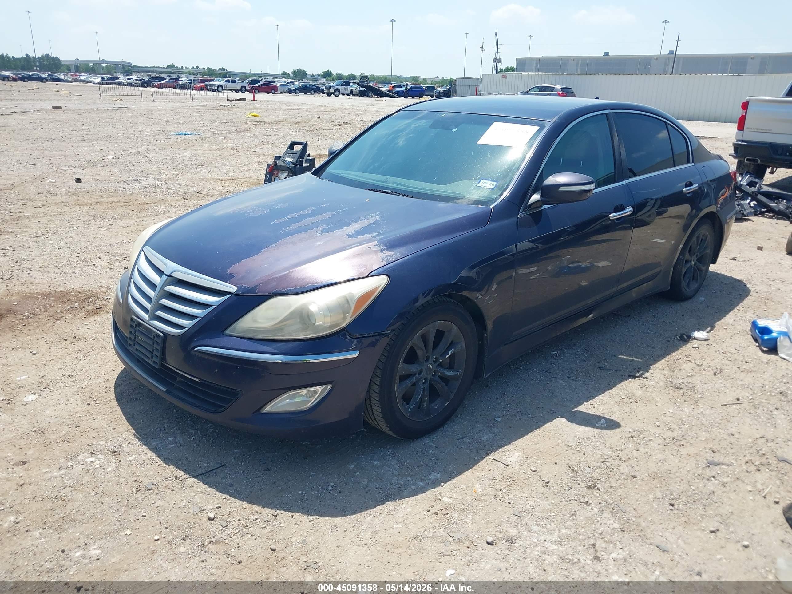 HYUNDAI GENESIS image 2