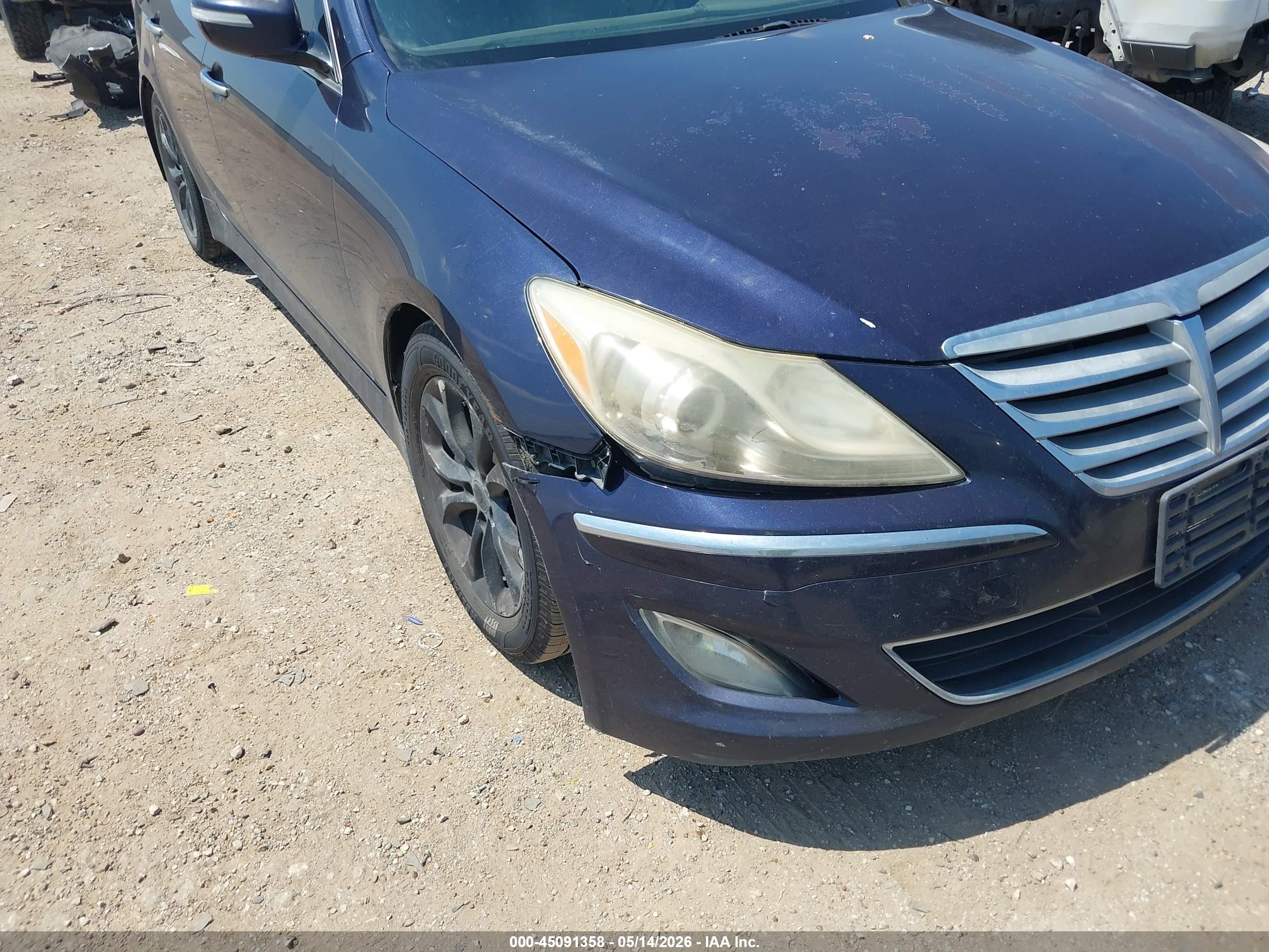 HYUNDAI GENESIS image 6