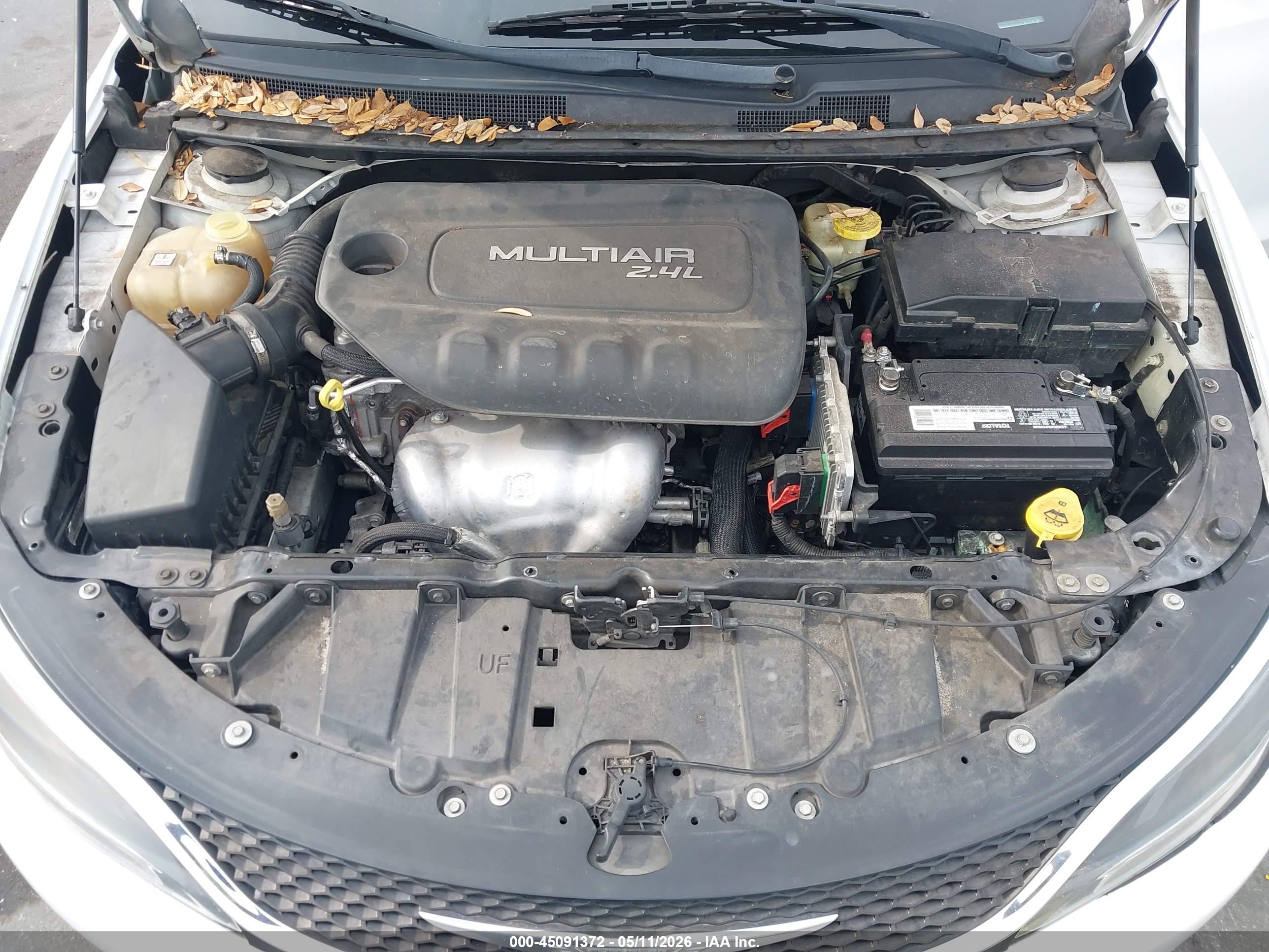CHRYSLER 200 image 10