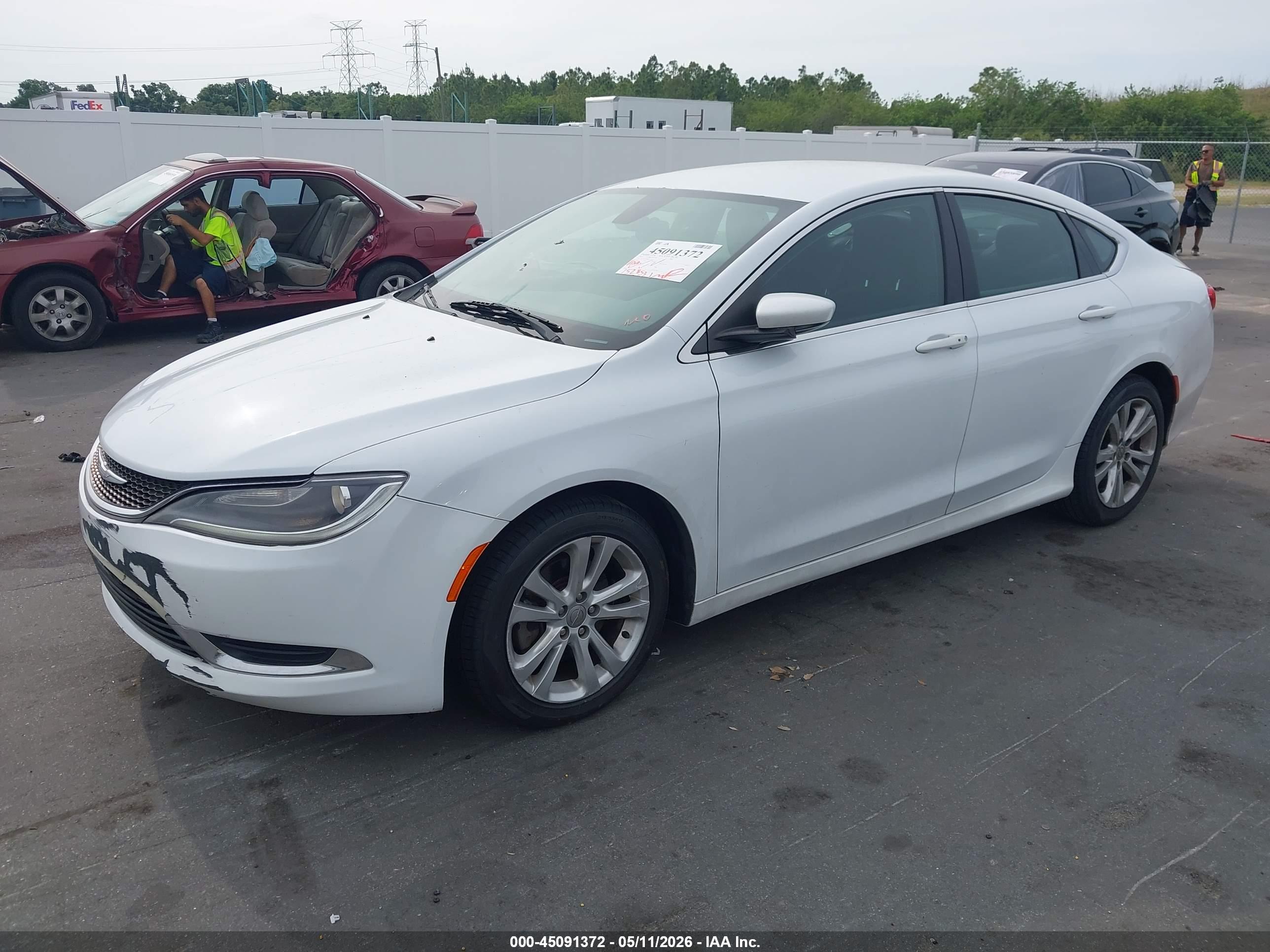 CHRYSLER 200 image 2