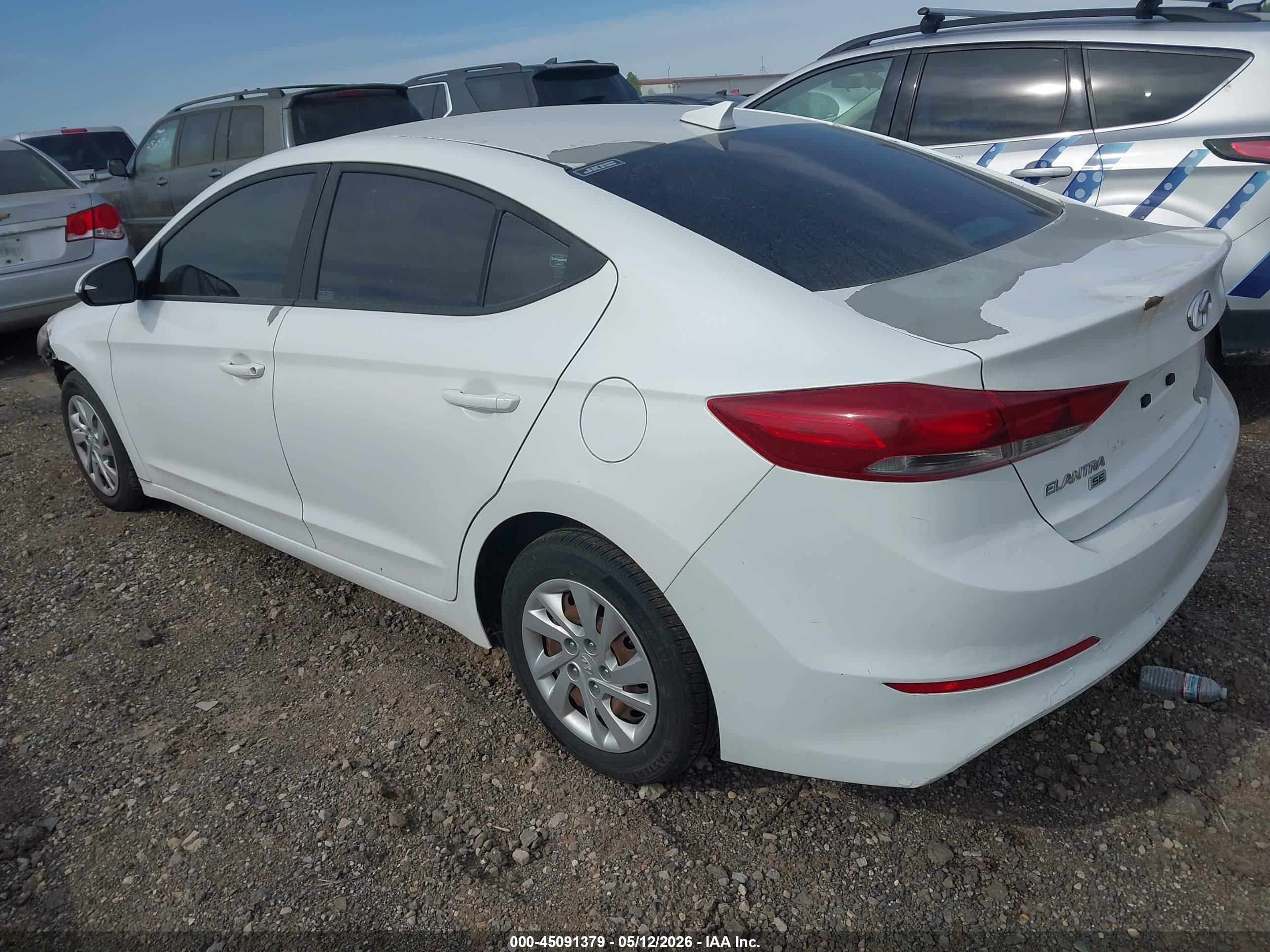 HYUNDAI ELANTRA image 3