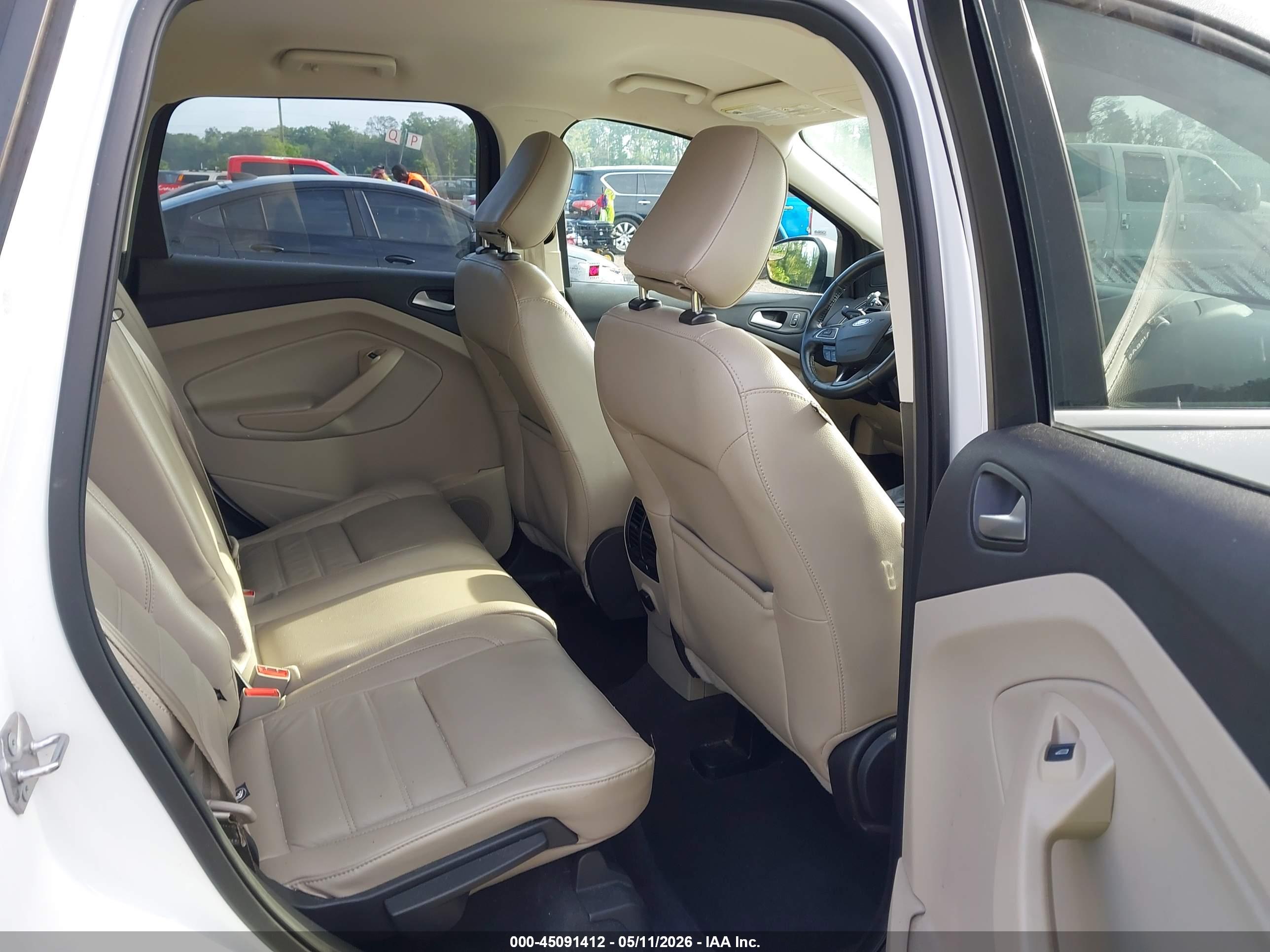 FORD ESCAPE image 8