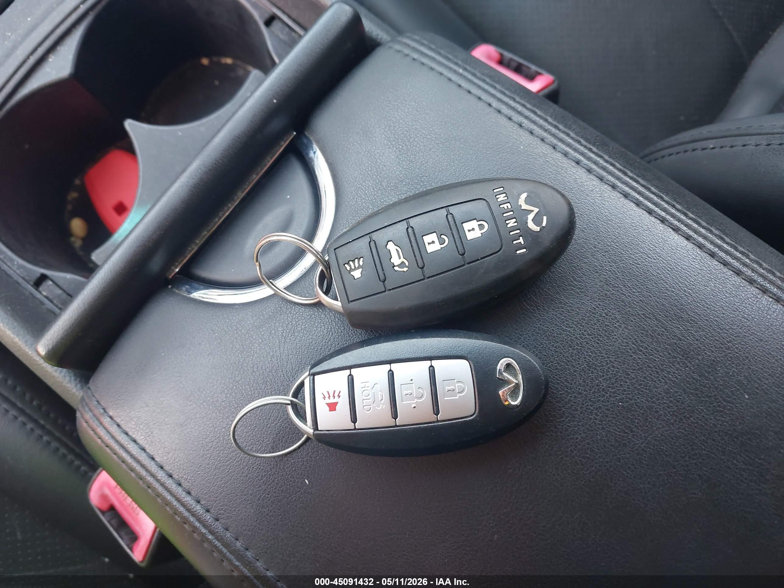 INFINITI Q40 image 11