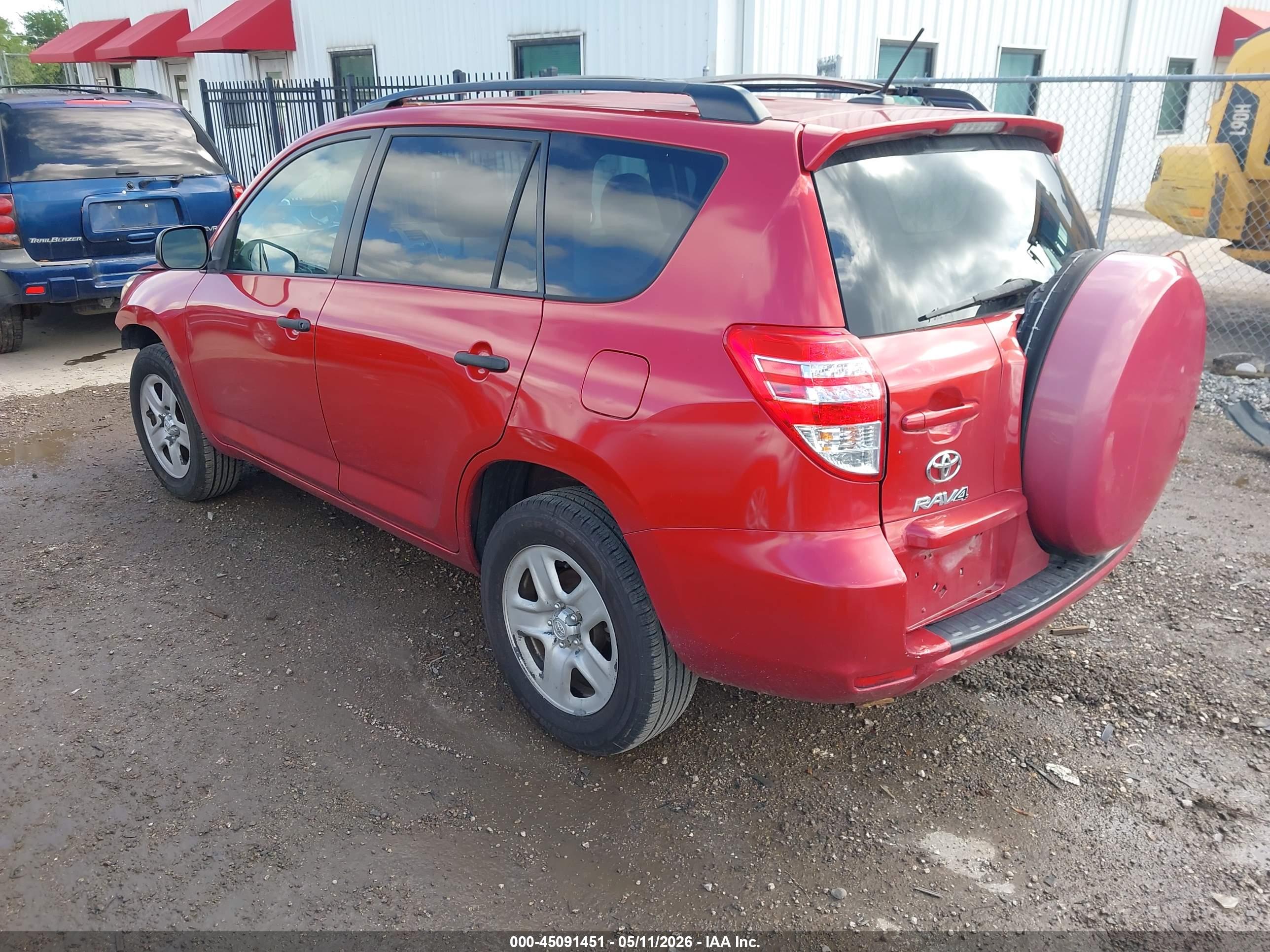 TOYOTA RAV4 image 3