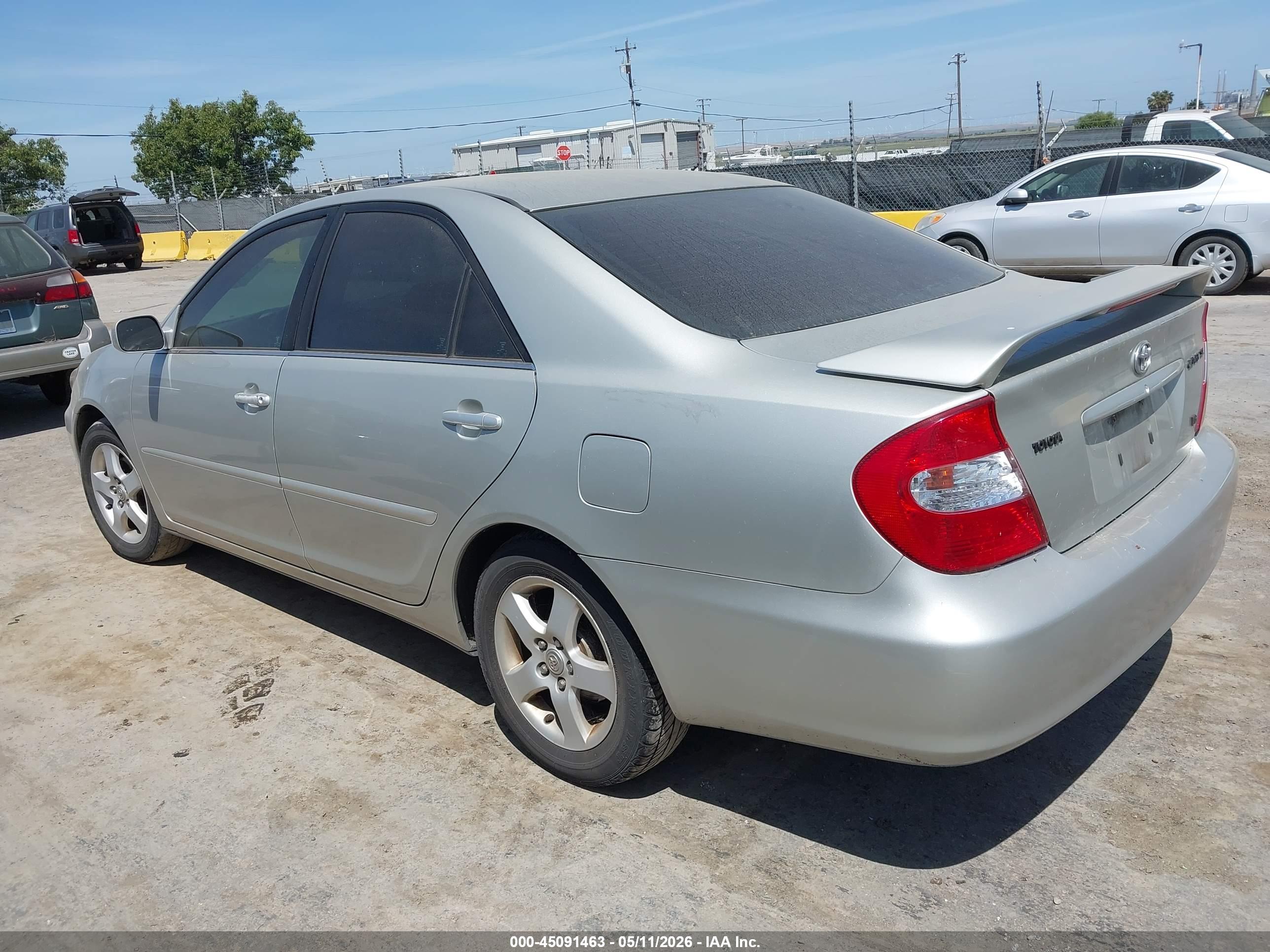 TOYOTA CAMRY image 3