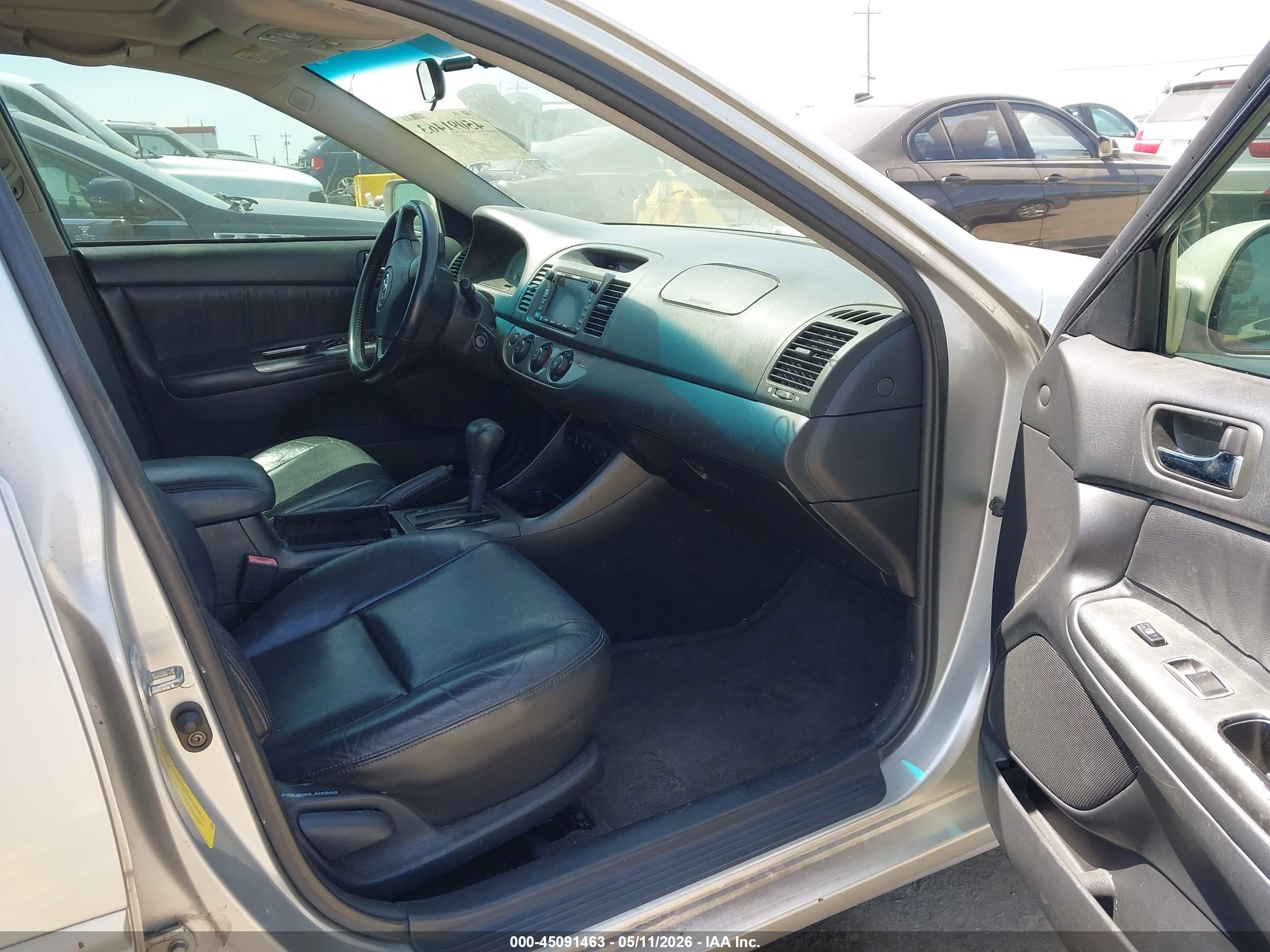 TOYOTA CAMRY image 5