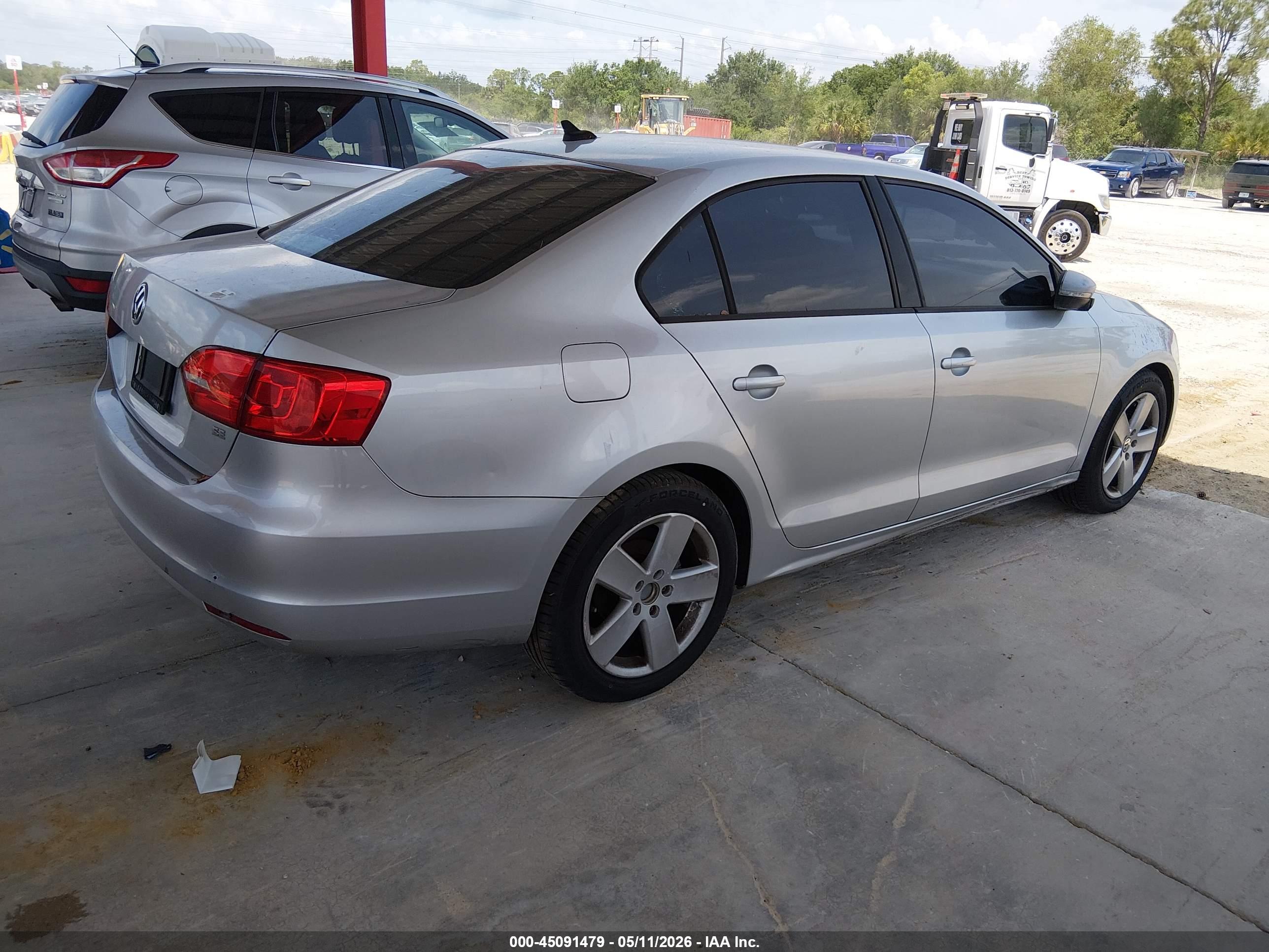 VOLKSWAGEN JETTA image 4