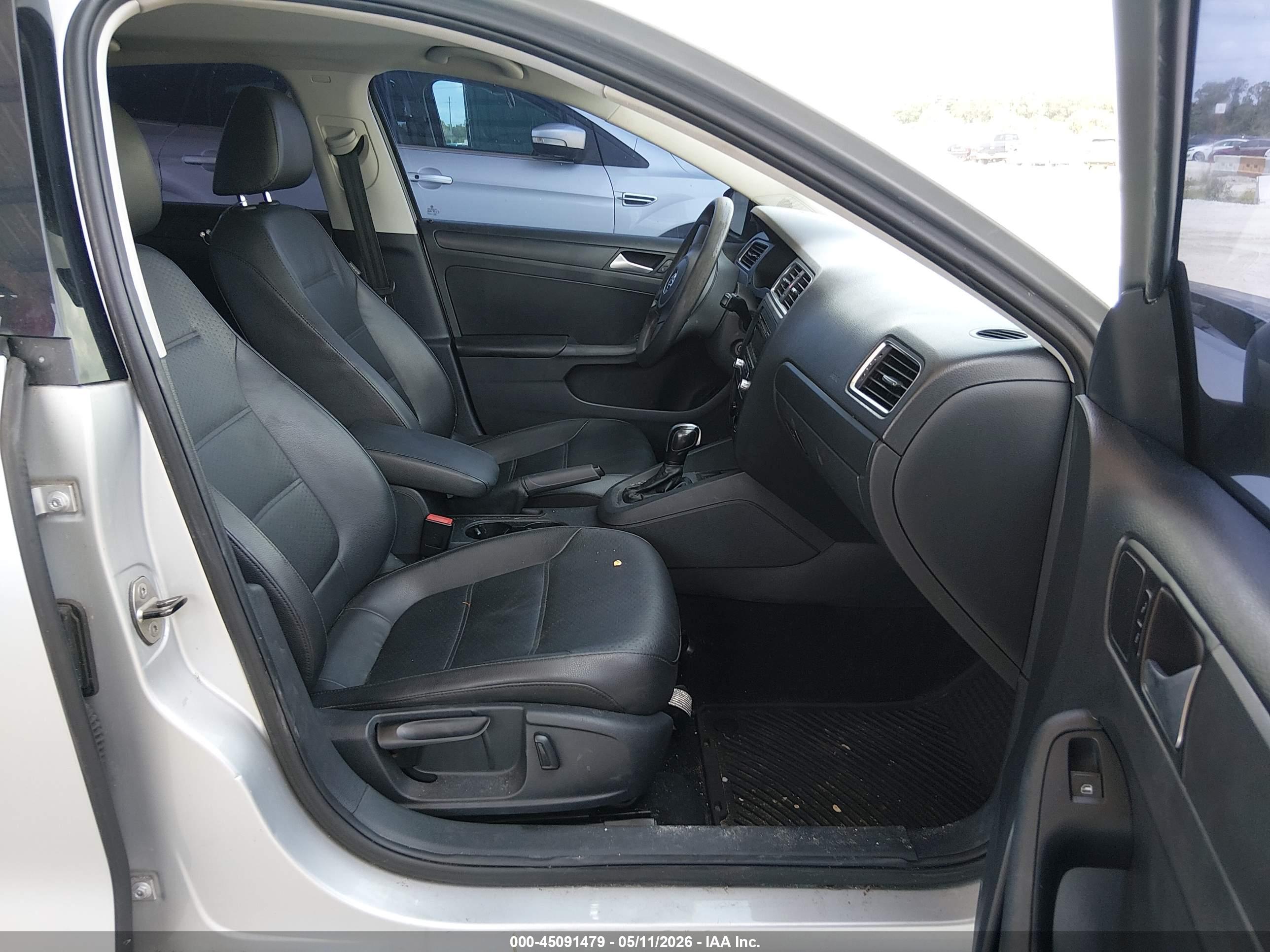 VOLKSWAGEN JETTA image 5