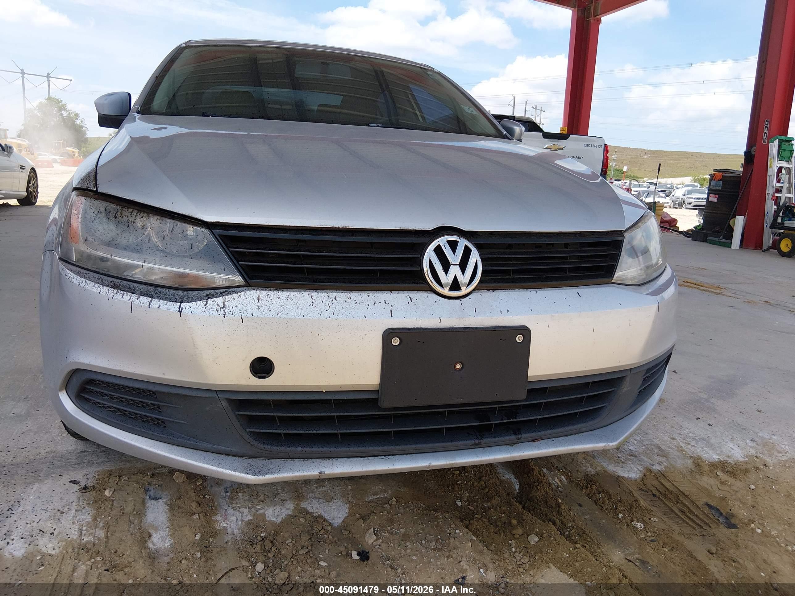VOLKSWAGEN JETTA image 6