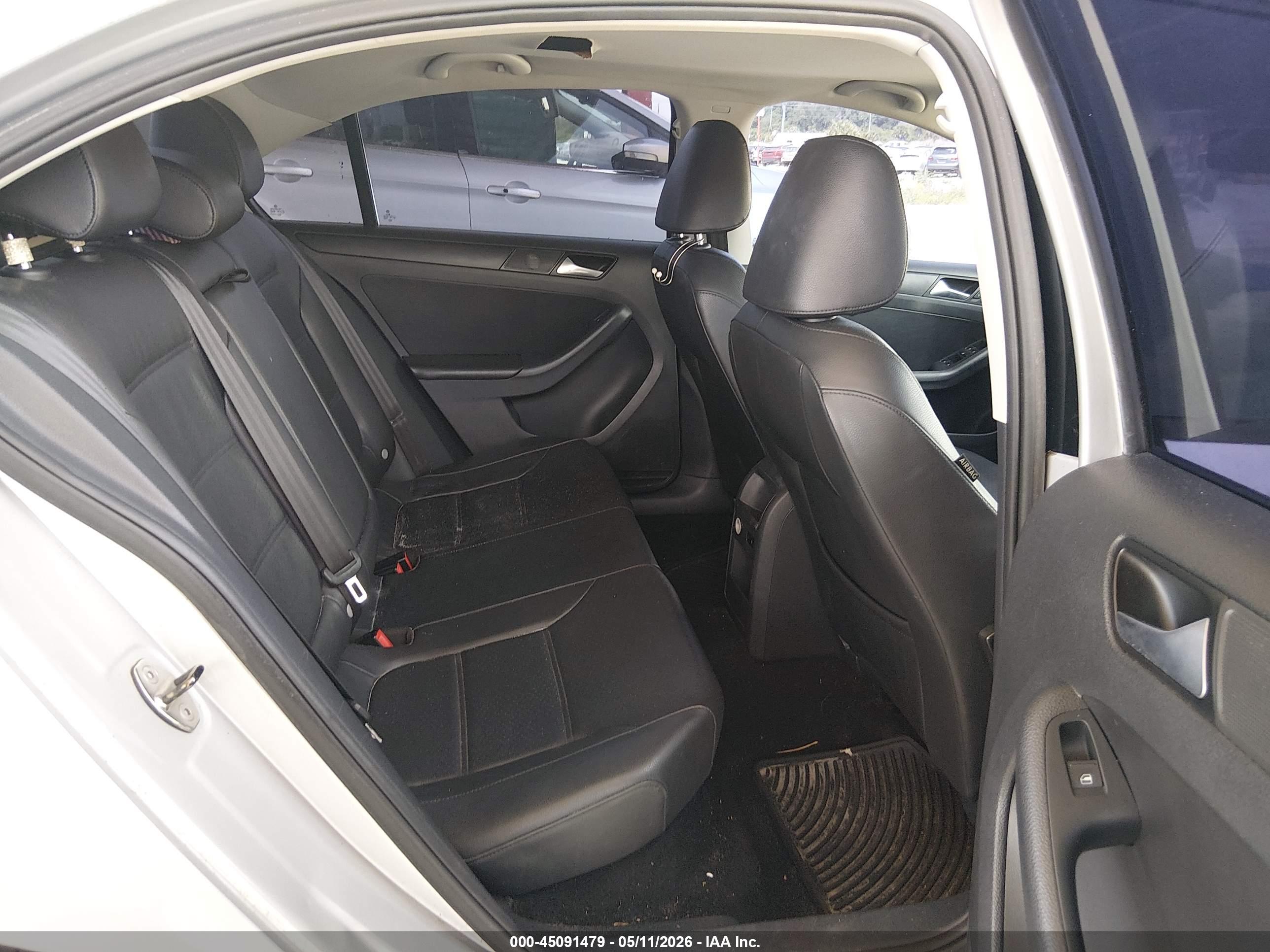 VOLKSWAGEN JETTA image 8