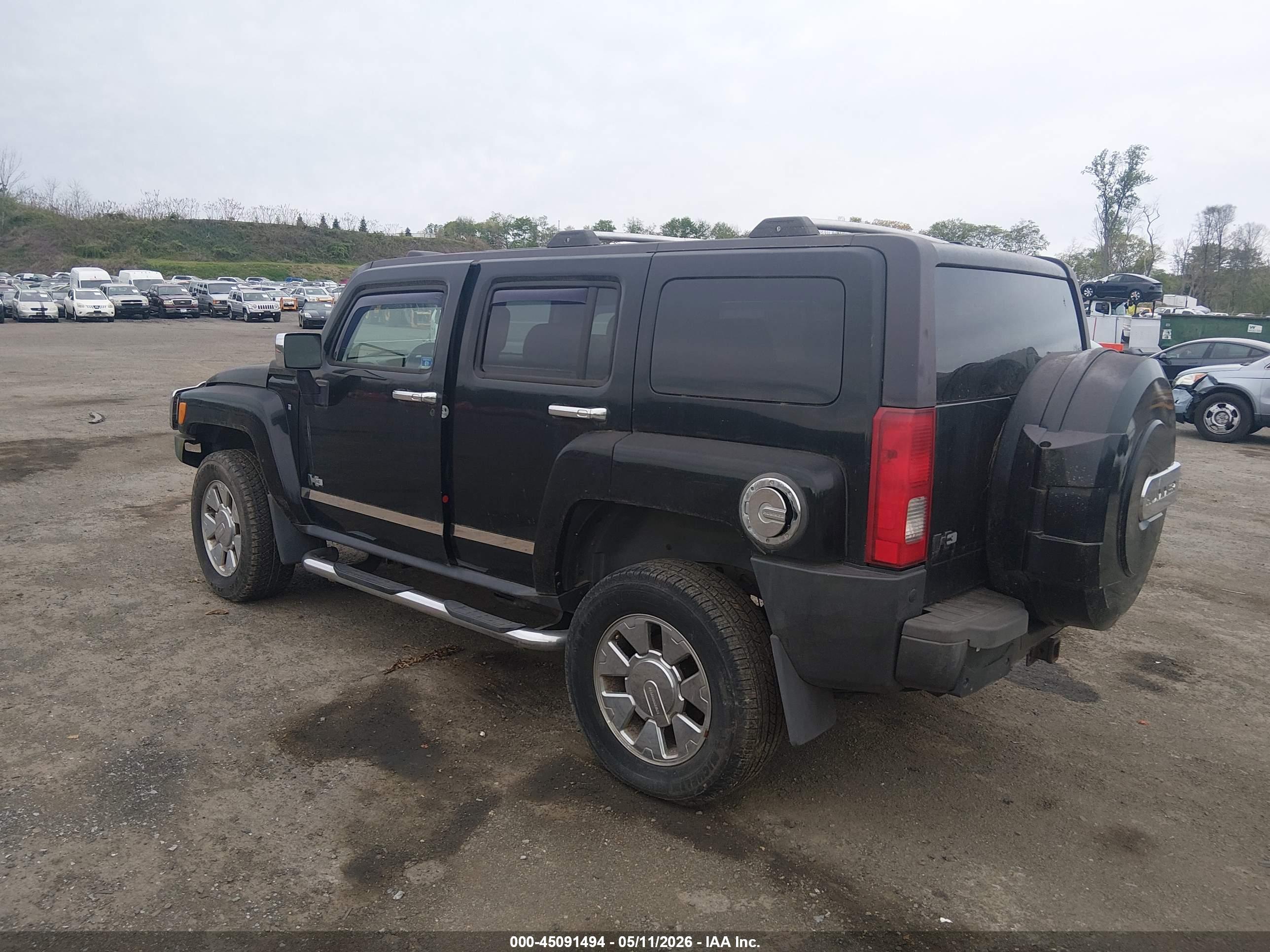 HUMMER H3 image 3
